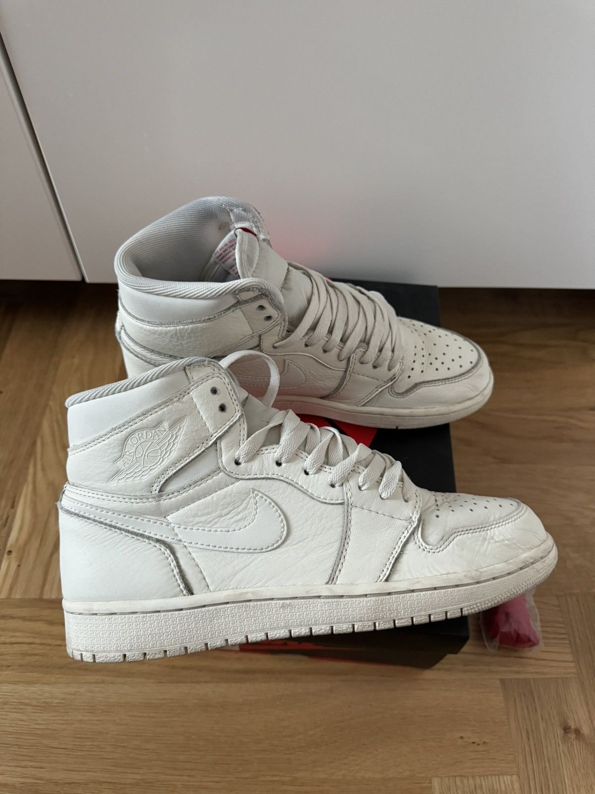Jordan Brand × Nike Nike Air Jordan 1 High OG Sail / University Red Size US 9 / EU 42 - 1 Thumbnail