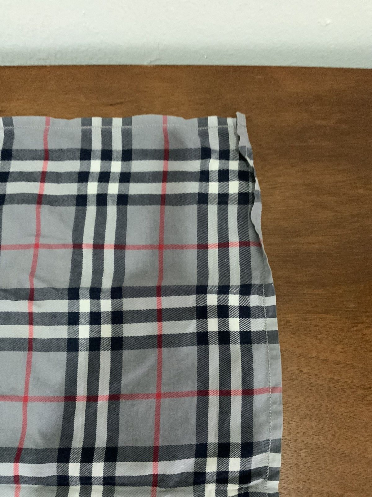 Burberry Burberrys Handkerchief Bandana Size ONE SIZE - 14 Thumbnail