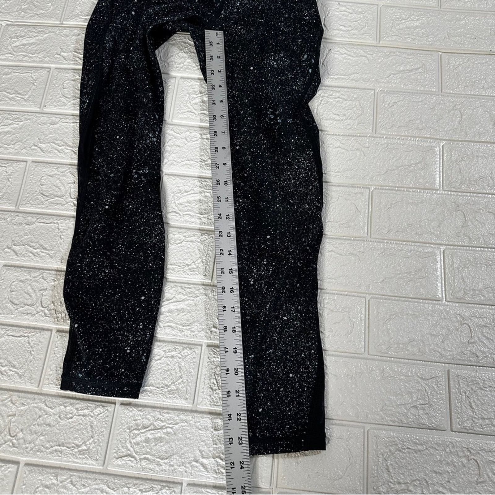 Lululemon Lululemon leggings a size 4 Size 27" / US 4 / IT 40 - 3 Thumbnail