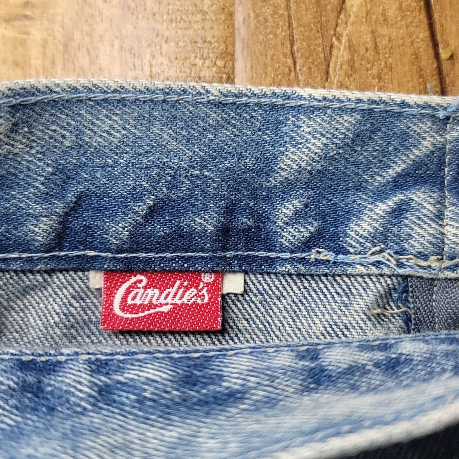 The Unbranded Brand Vtg Candie's Acid Washed Denim Pencil Skirt Size 24" / US 00 / IT 34 - 5 Thumbnail
