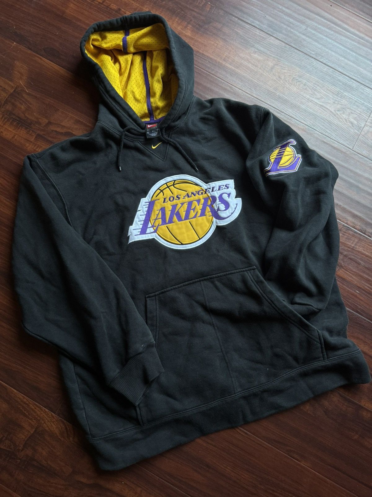 Vintage Nike Lakers Sweatshirt Vintage Nike Los Angeles Lakers