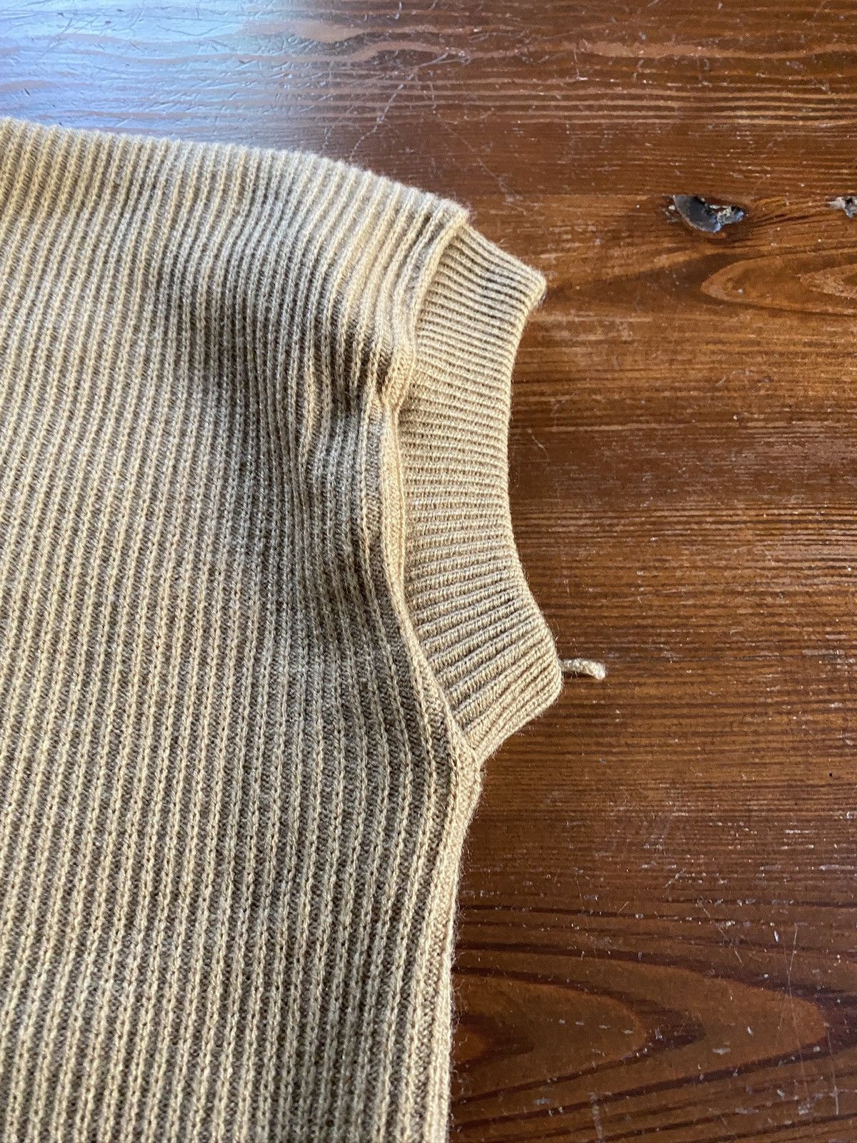 Vintage Vintage 70’s Elvis Dracon Ribbed Knit Cardigan Sweater Vest Size L / US 10 / IT 46 - 9 Thumbnail