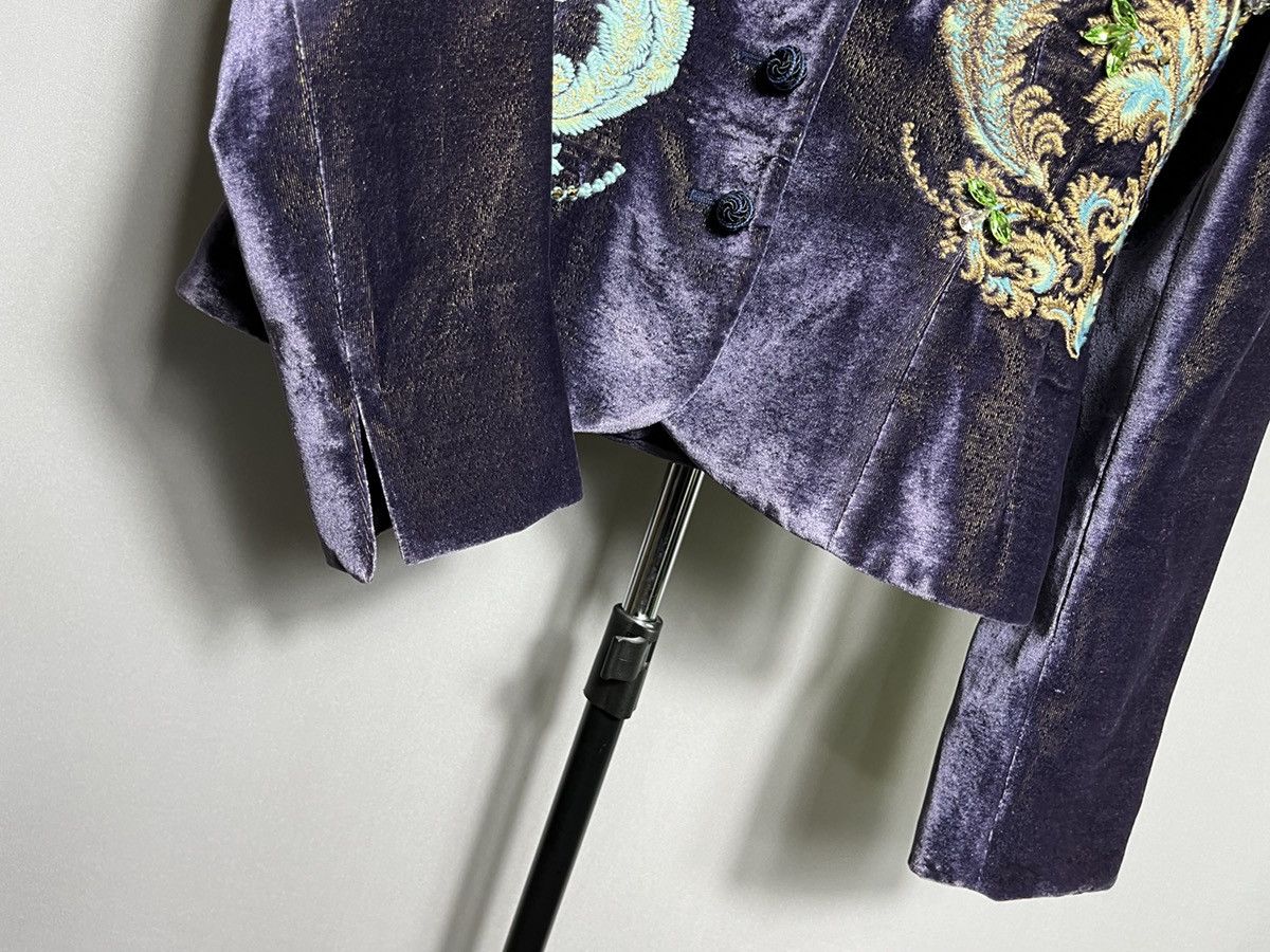 Blumarine blumarine jacket blazer embroidery flowers rayon purple velv Size S / US 4 / IT 40 - 9 Thumbnail