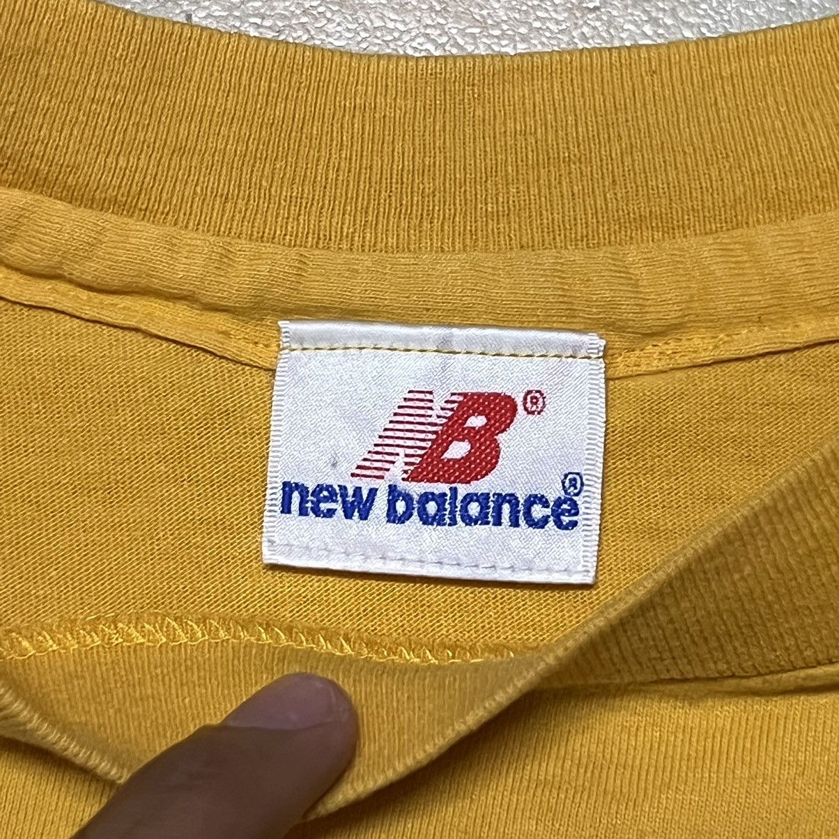 New Balance Vintage New Balance Big Logo T Shirt Size US M / EU 48-50 / 2 - 19 Thumbnail