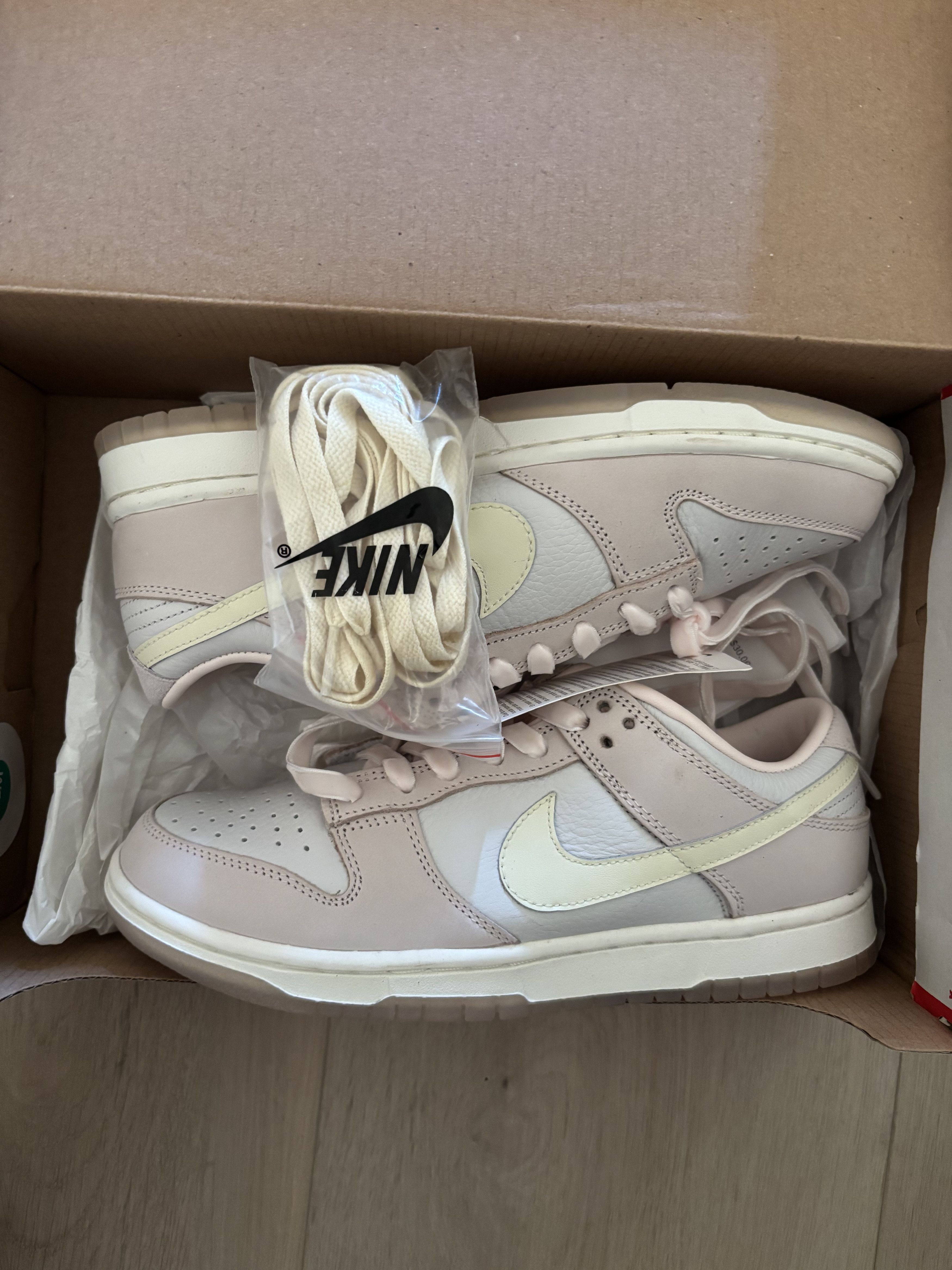 Nike NIKE DUNK LOW PRM LIGHT SOFT PINK/COCONUT MILK/PLATINUM TINT Size US 8 / IT 38 - 1 Thumbnail
