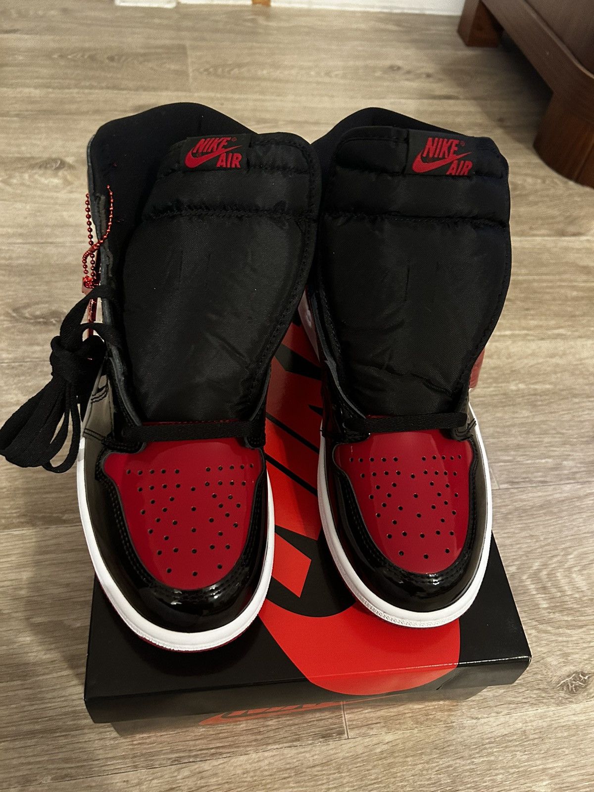 Jordan Brand Air Jordan 1 Retro High Og Patent Bred Size US 9 / EU 42 - 12 Thumbnail