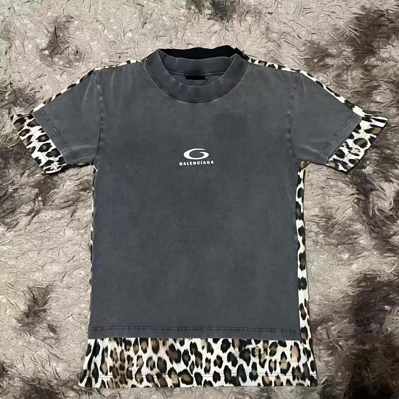 Balenciaga Balenciaga 24FW Runway Leopard Print Short Sleeve T-Shirt Size XL / US 12-14 / IT 48-50 - 1 Thumbnail