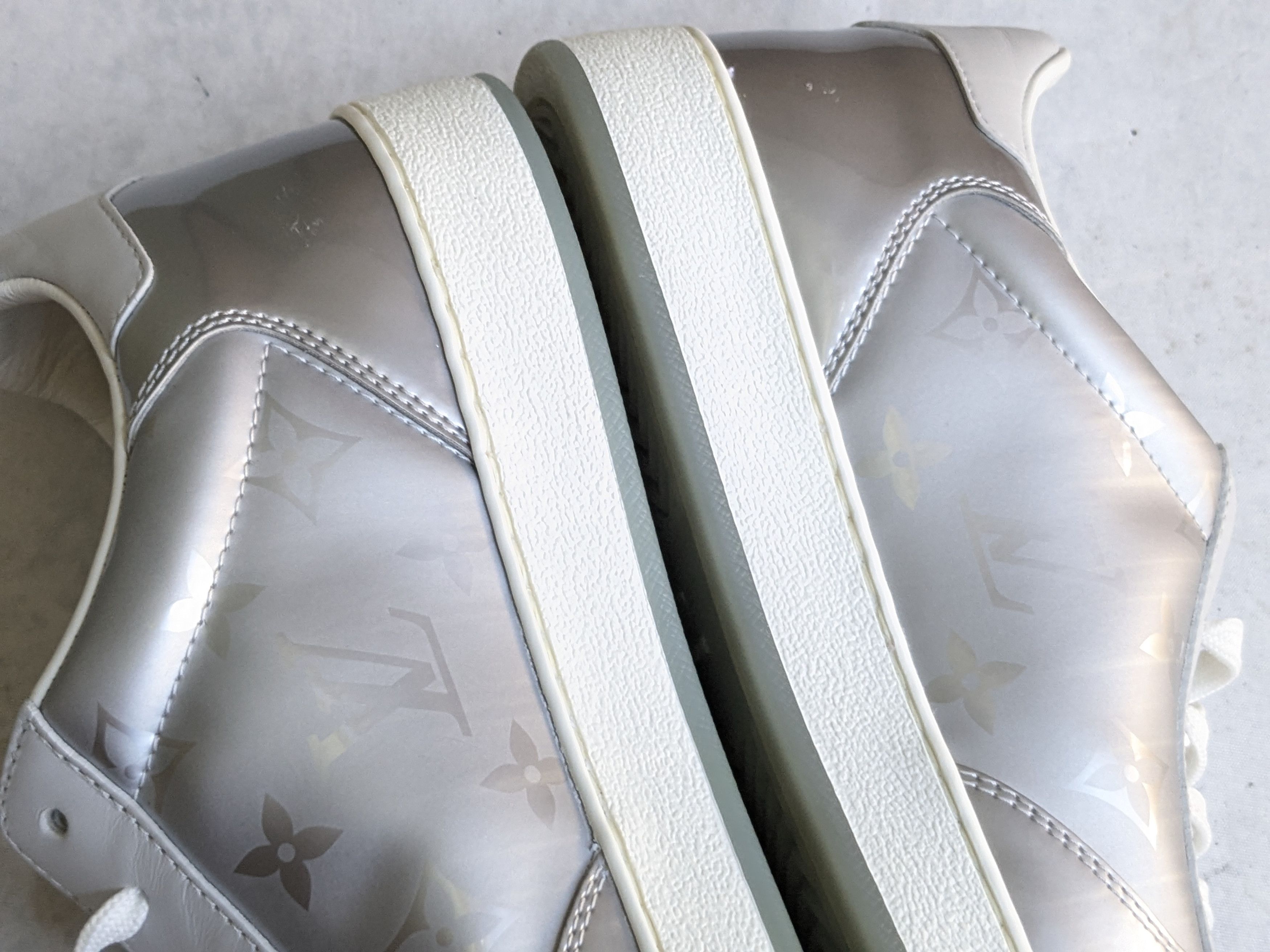 Louis Vuitton Louis Vuitton Monogram Sneakers Silver 10.5 Leather Size US 10.5 / EU 43-44 - 13 Thumbnail