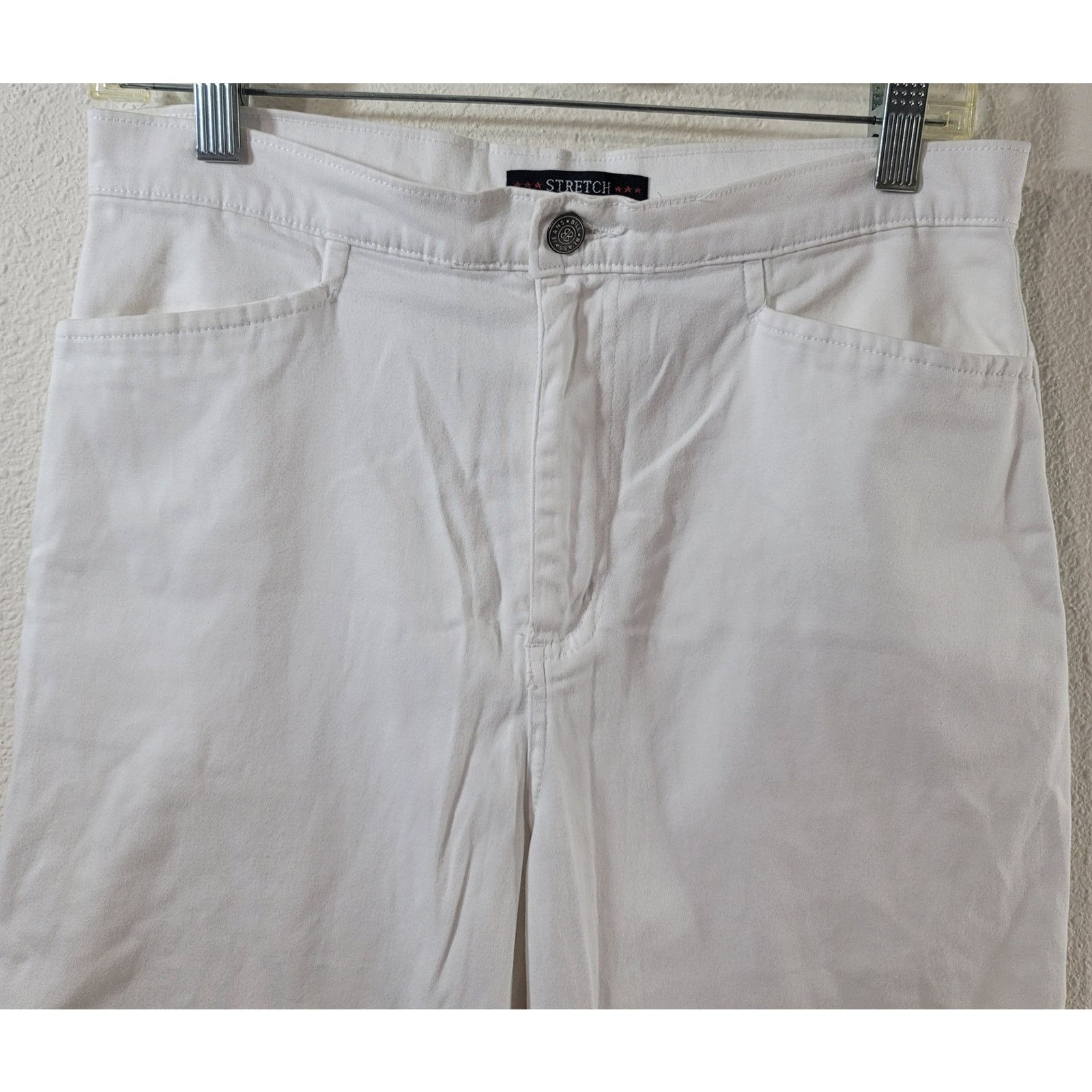 Bill Blass Bill Blass White Flat Front Denim Cropped Jeans 8 Stretch Size 30" / US 8 / IT 44 - 2 Thumbnail