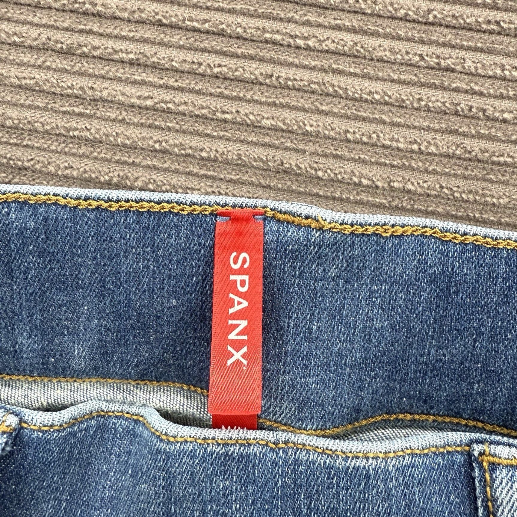 Spanx Spanx Jeans Women Medium Blue Cotton Denim Pull On Regular Stretch Comfort Casual Bohemian City Hipster 26 Inseam 28 Waist Size 32" / US 10 / IT 46 - 3 Thumbnail