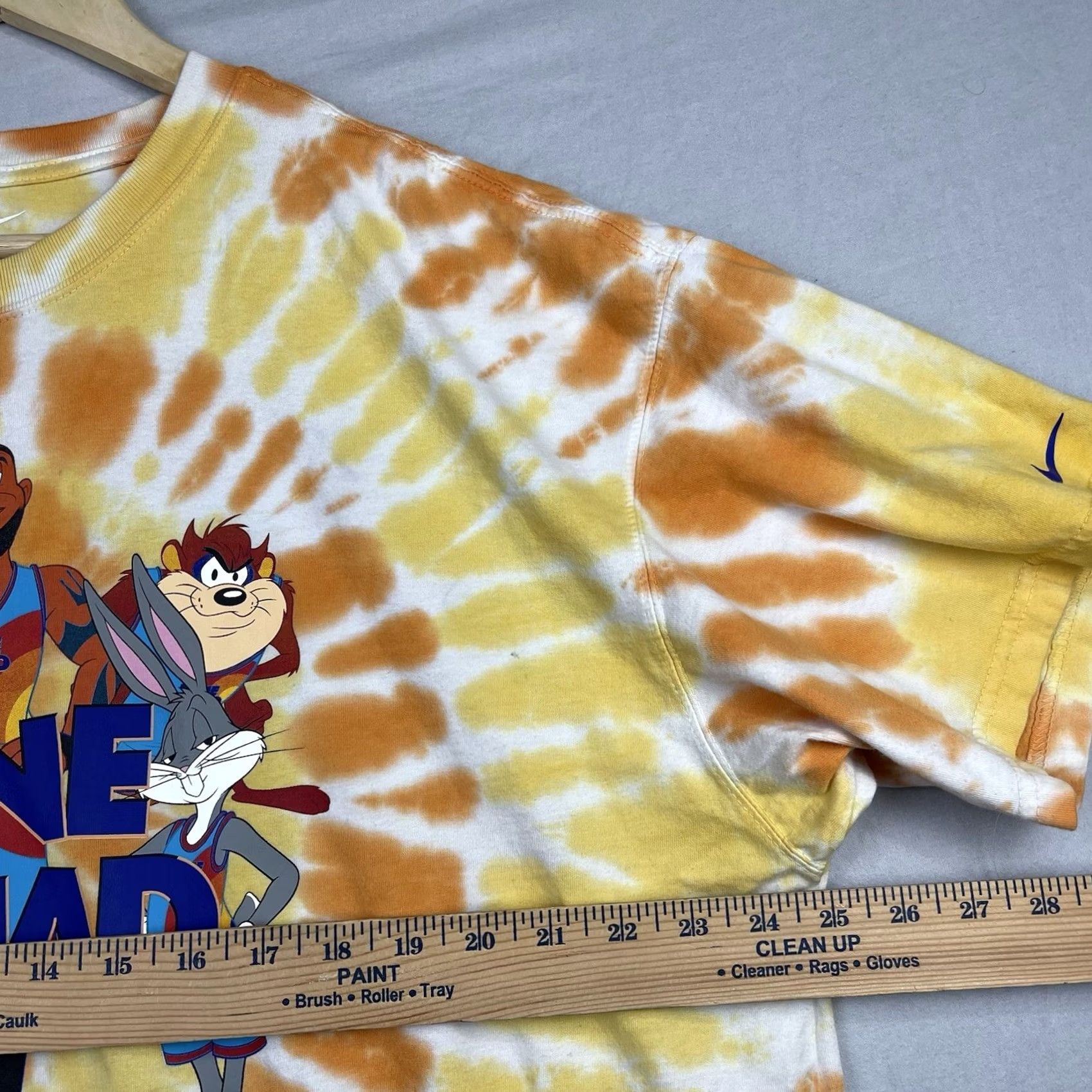 Nike Nike Space Jam Shirt Mens XL T-Shirt Orange Crew Neck Graphic Print Tune Squad Bugs Bunny Daffy Duck Tweety LeBron James A New Legacy 90s Retro Sports Size US XL / EU 56 / 4 - 7 Thumbnail