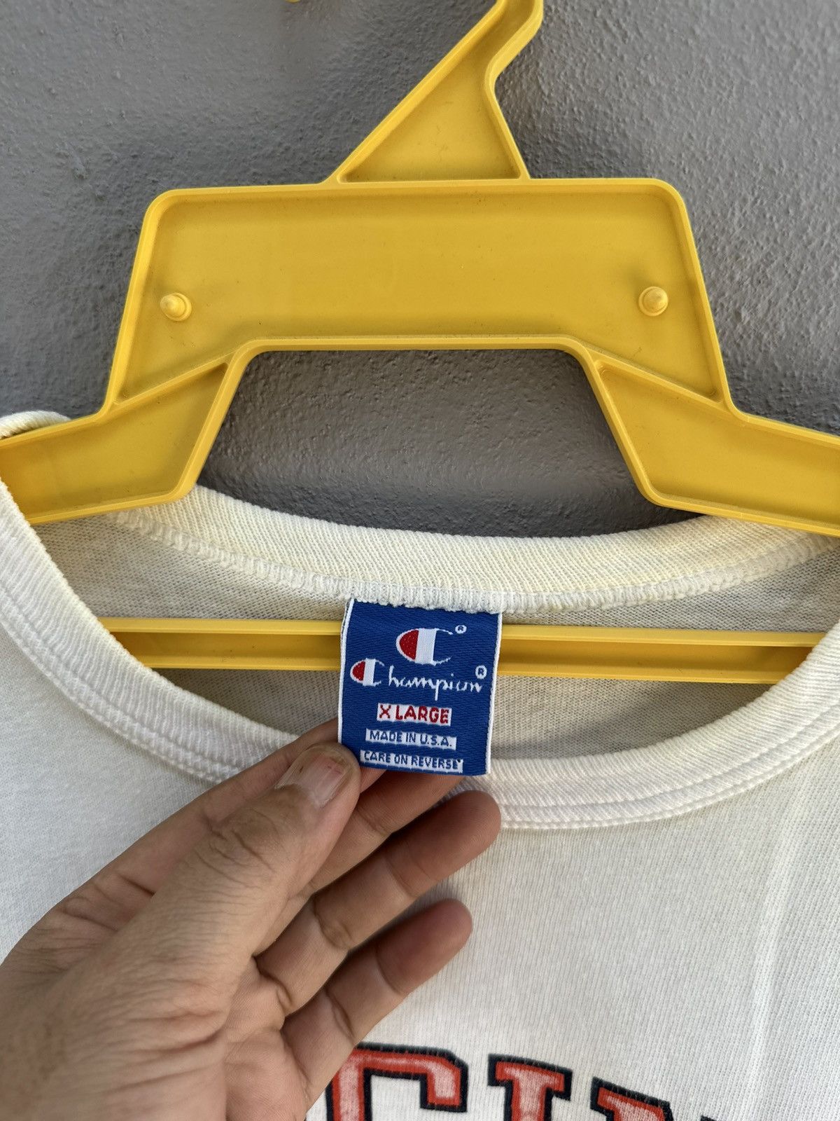 Champion Thrashed Vintage Champion Virginia Medicine Faded Tee Size US L / EU 52-54 / 3 - 4 Thumbnail