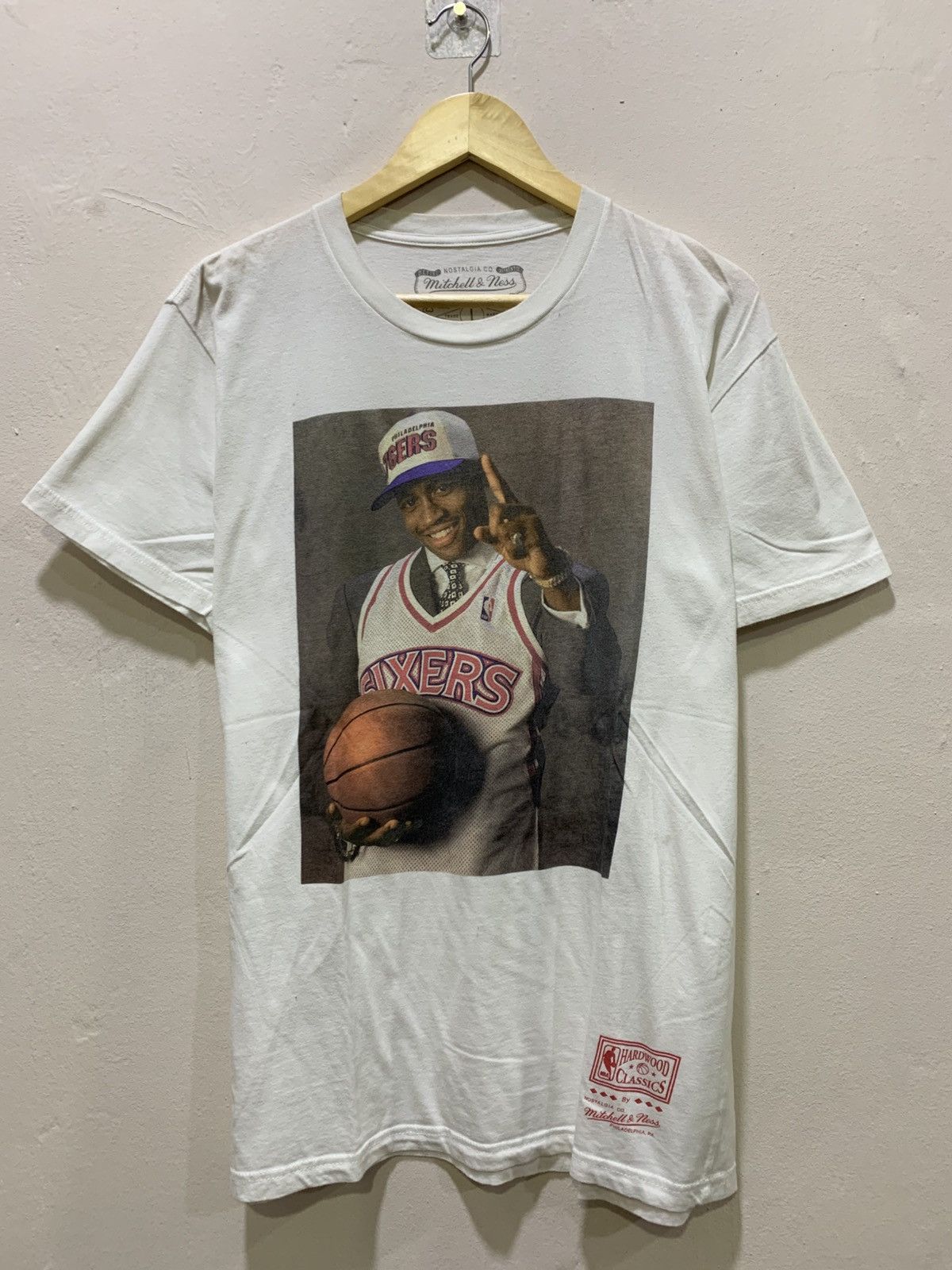 Mitchell & Ness Mitchel & Ness Allen Iverson Philadelphia 76ers Size US L / EU 52-54 / 3 - 1 Thumbnail