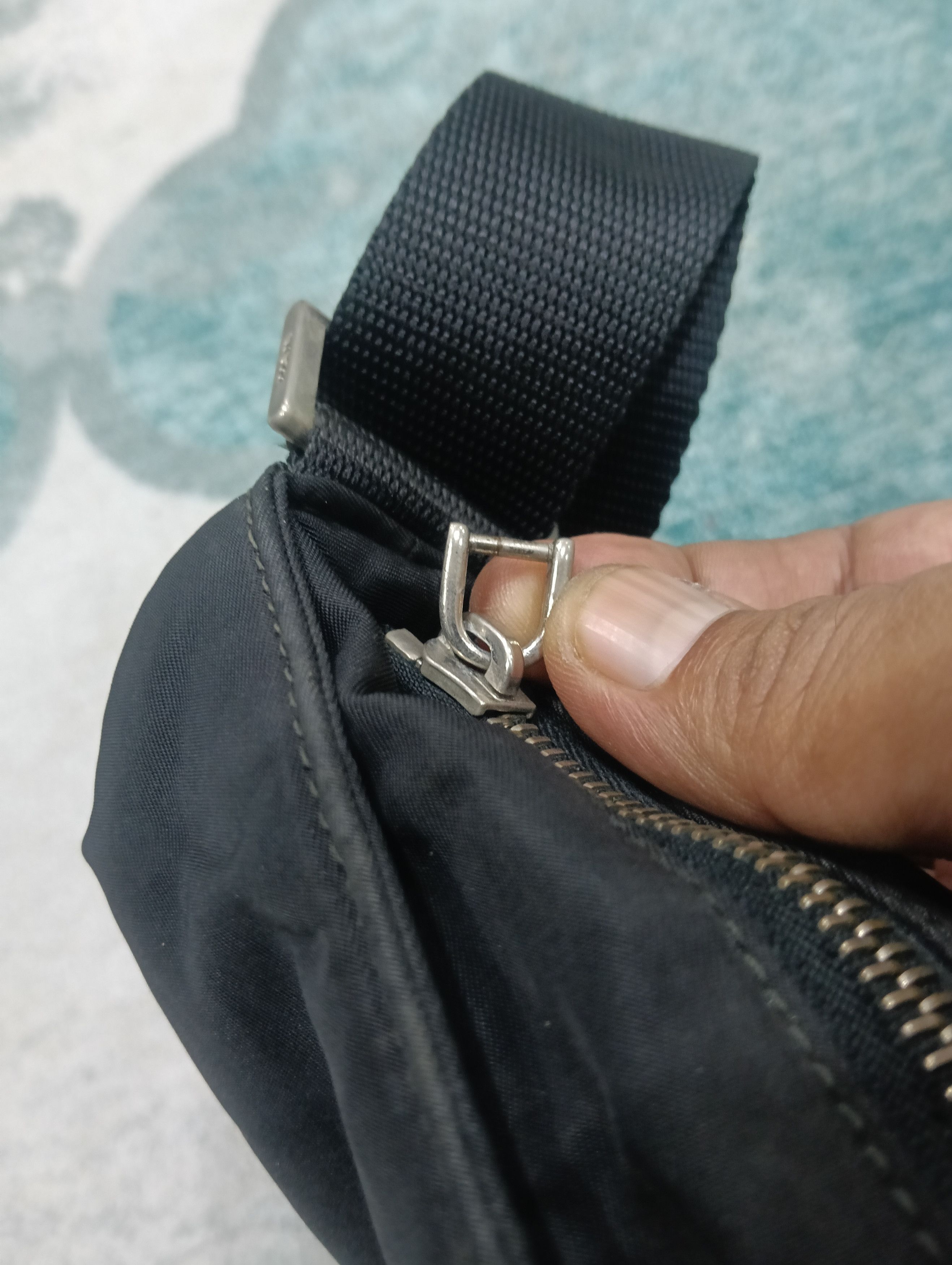 Prada × Vintage Prada Slingbag Size ONE SIZE - 18 Thumbnail