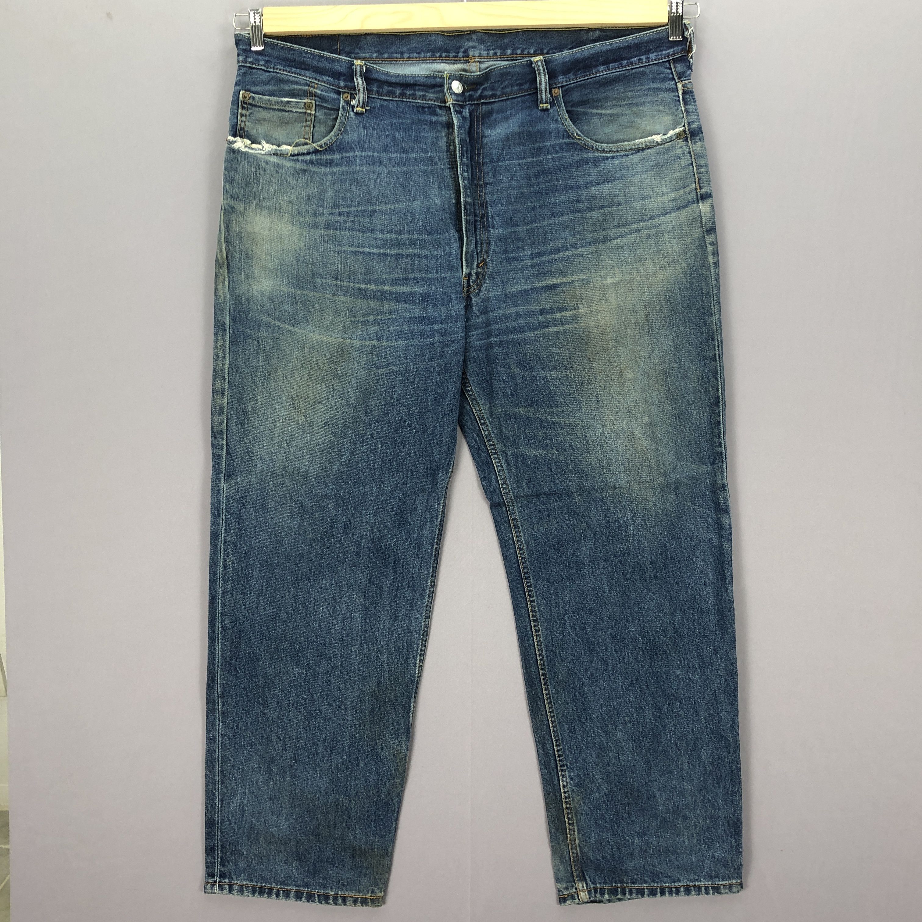 Levi's Vintage Levis 550 Faded Jeans Levi's Ripped Stonewash Denim Size US 44 / EU 60 - 1 Thumbnail