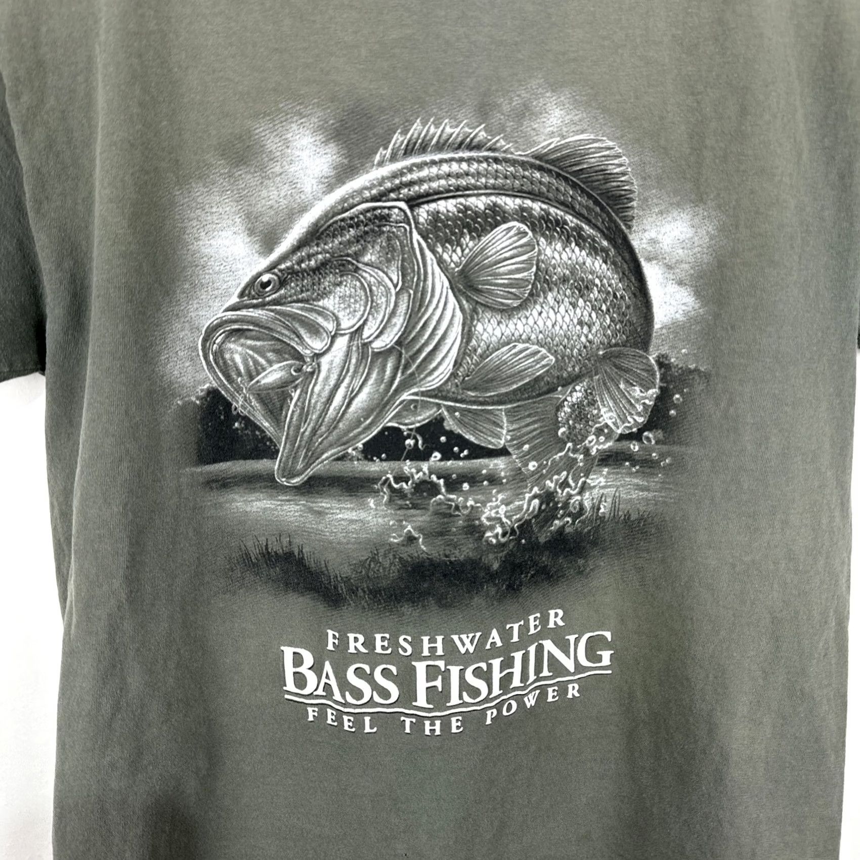 Vintage VINTAGE Nature Animal Freshwater Bass Fishing Feel The Power T-Shirt Medium Gray Size US M / EU 48-50 / 2 - 2 Thumbnail