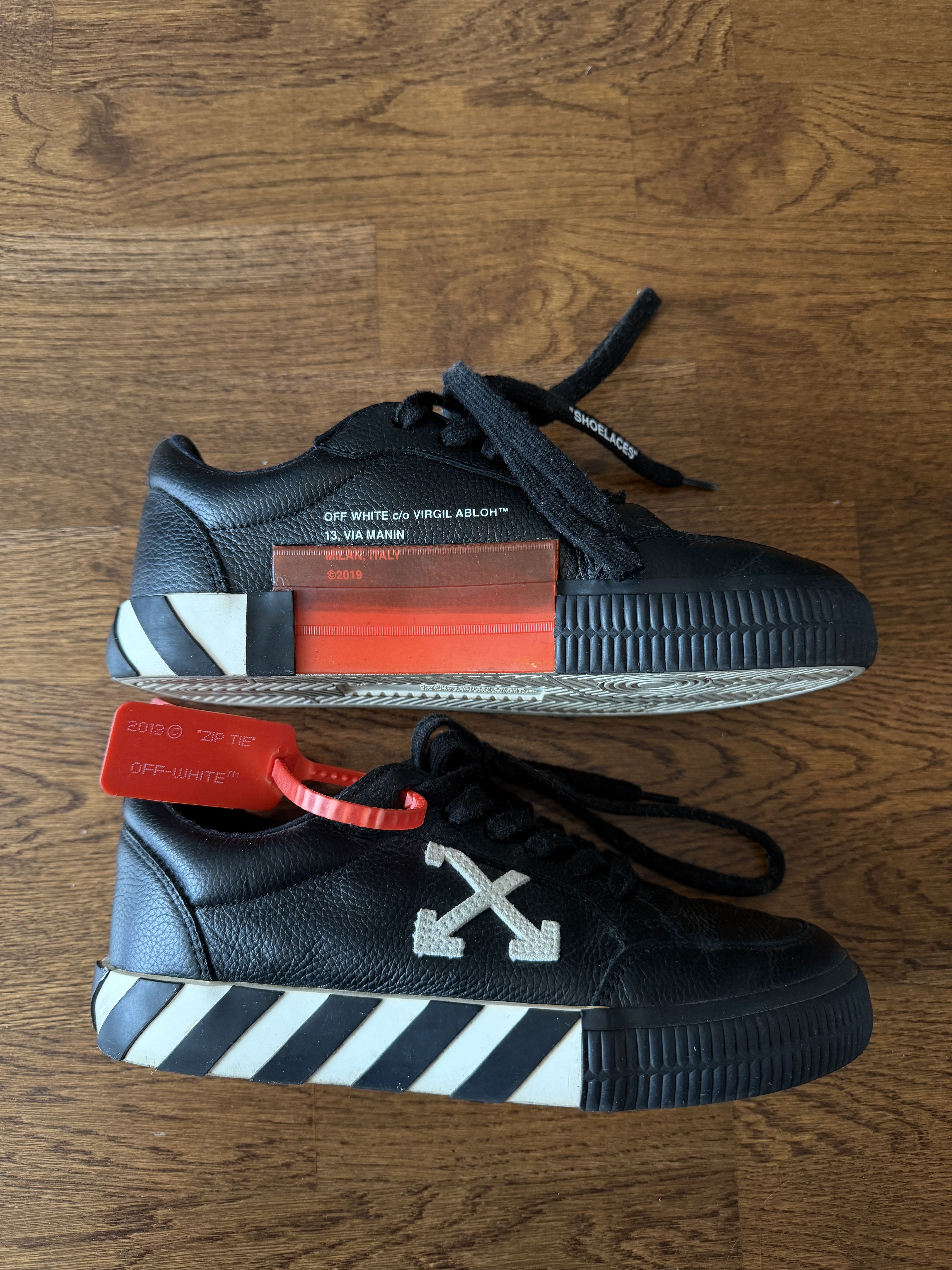 Off-White Off-white low top sneakers Size US 7 / IT 37 - 2 Thumbnail