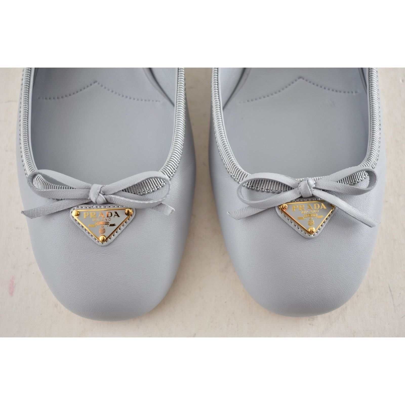 Prada Prada Grey Blue Triangle Logo Bow Slingback Pump 39.5 Size US 9.5 / IT 39.5 - 10 Thumbnail