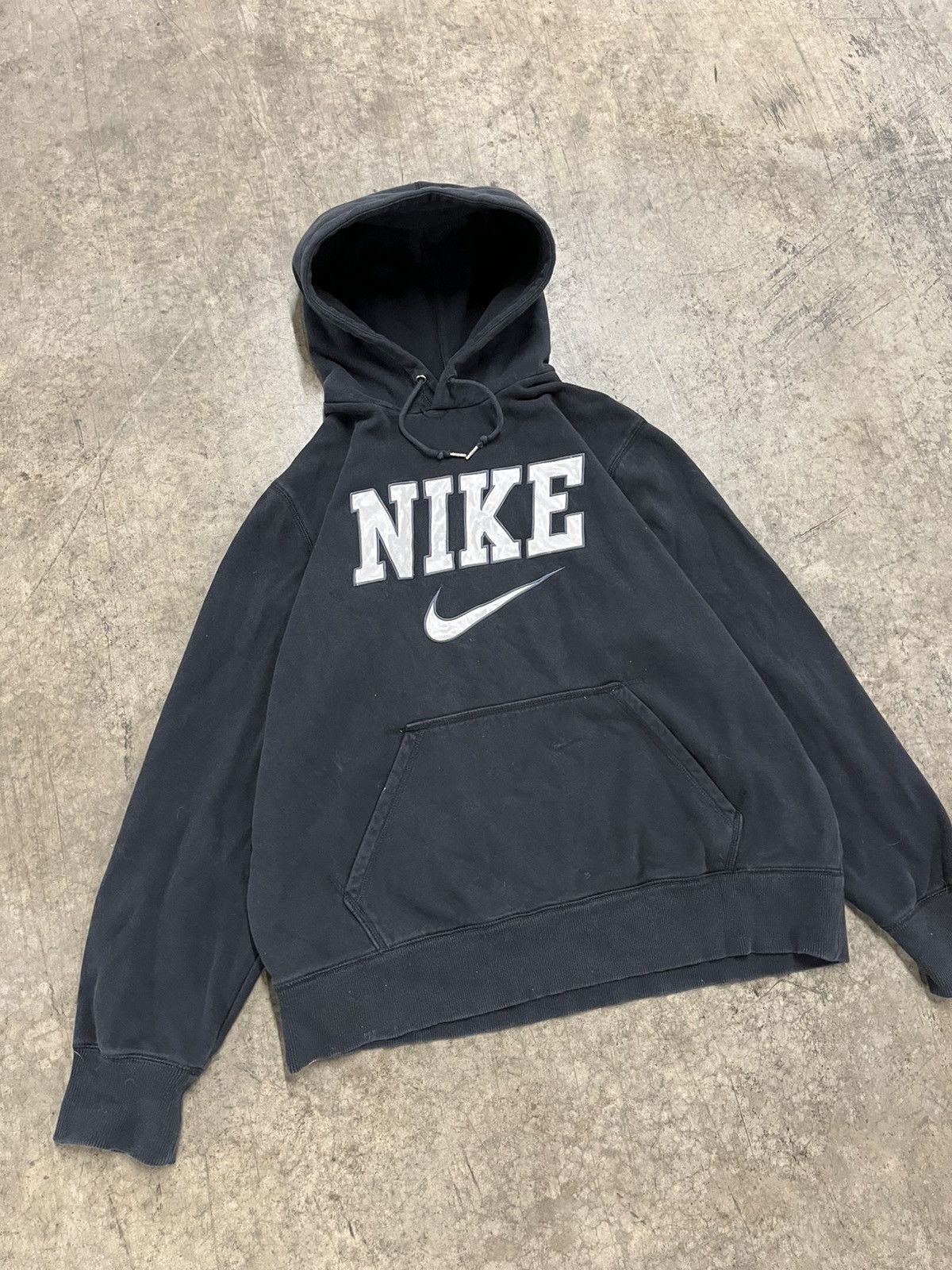 Nike × Vintage Nike center swoosh spell out hoodie skater boxy streetwear Size US L / EU 52-54 / 3 - 4 Thumbnail