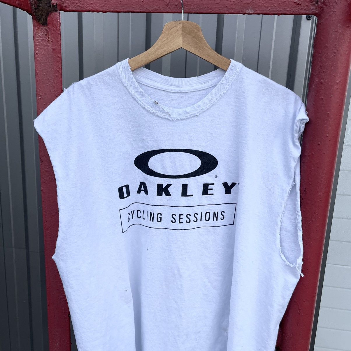 VINTAGE Y2K OAKLEY SLEEVELESS TEE TRASHED CUSTOM AVANT GARDE