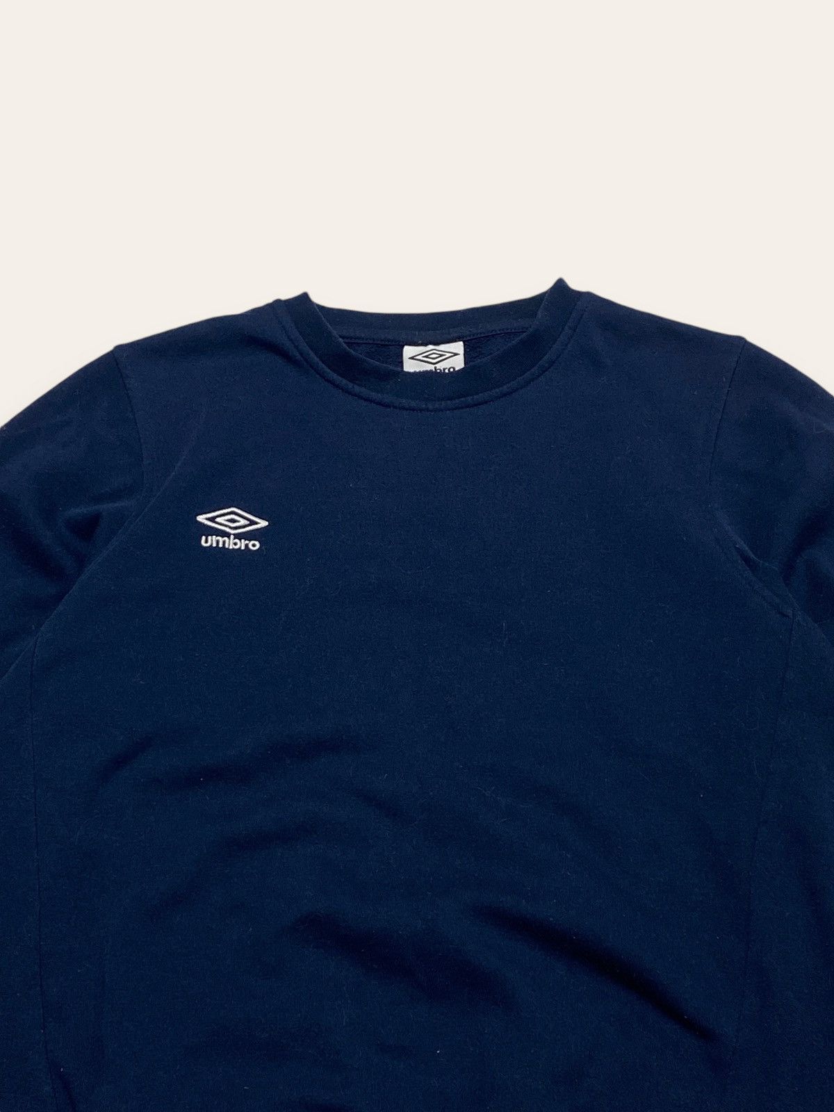Umbro Vintage UMBRO Navy Minimalistic Small Logo Sweatshirt Size US L / EU 52-54 / 3 - 2 Thumbnail