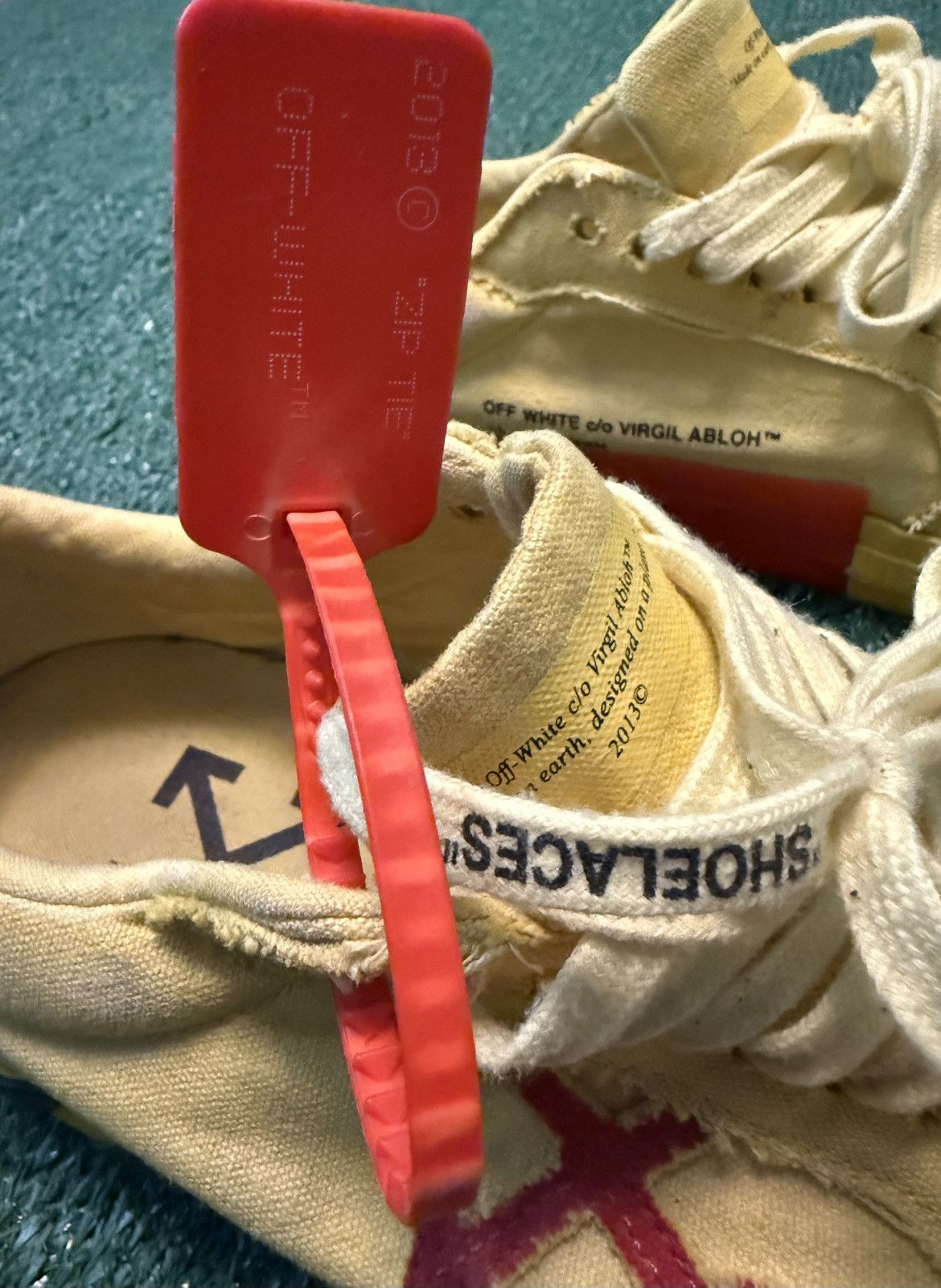 Off-White Off-White Low Vulc “Yellow Red” Size US 10 / EU 43 - 2 Thumbnail