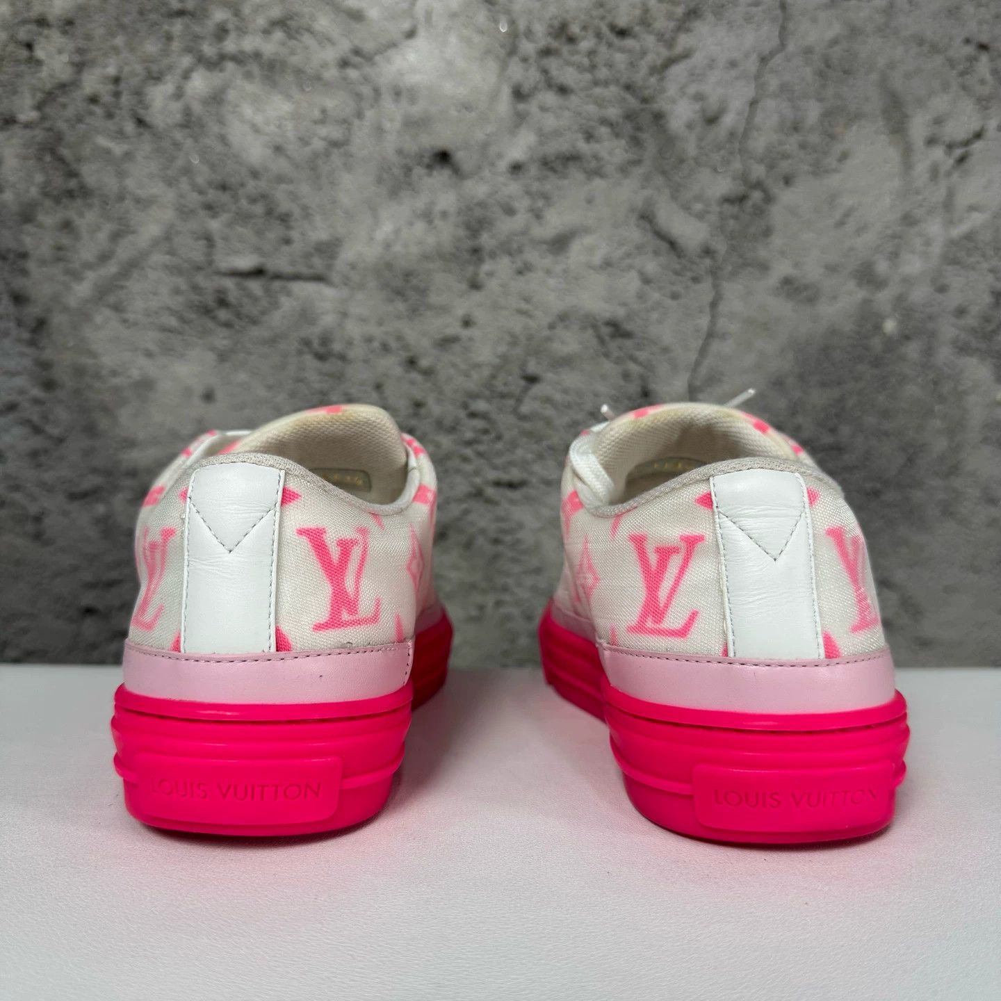 Louis Vuitton LV Monogram Women's Sneaker 35.5 Size US 5 / IT 35 - 4 Thumbnail