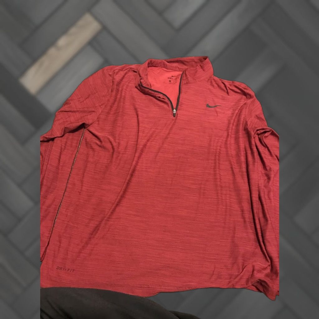 Nike Nike Shirt Men L Red Dri-FIT 1/4 Zip Long Sleeve Mock Neck Size US L / EU 52-54 / 3 - 1 Thumbnail
