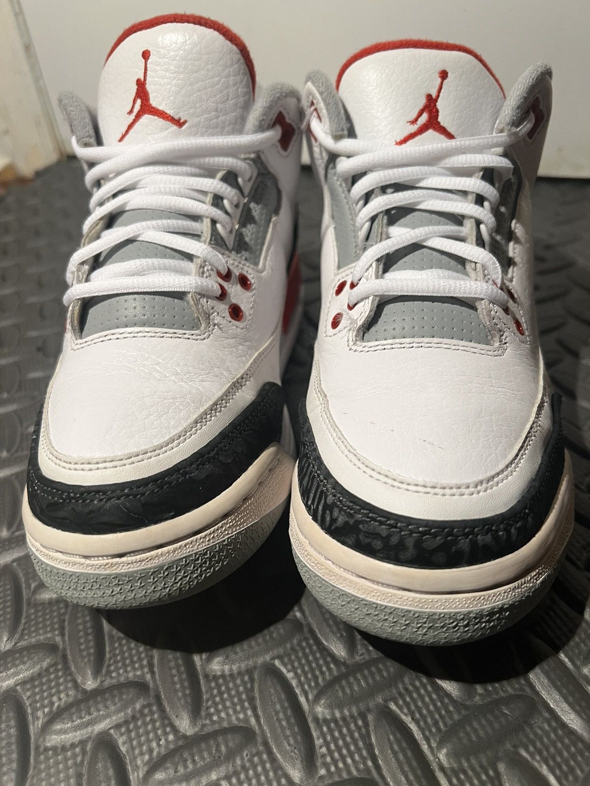 Jordan Brand CLEAN Air Jordan 3 Retro 2013 Fire Red size 7.5 Womens Shoes Size US 7.5 / IT 37.5 - 3 Thumbnail