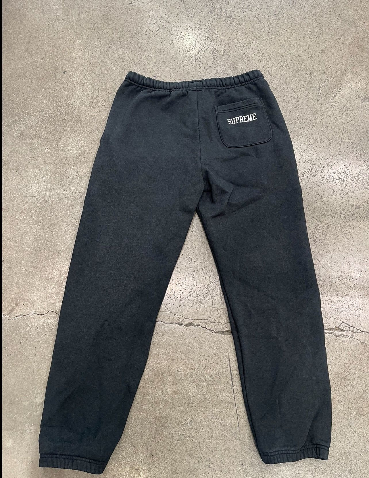 Champion × Supreme Supreme x Champion Sweatpant Size US 32 / EU 48 - 2 Thumbnail