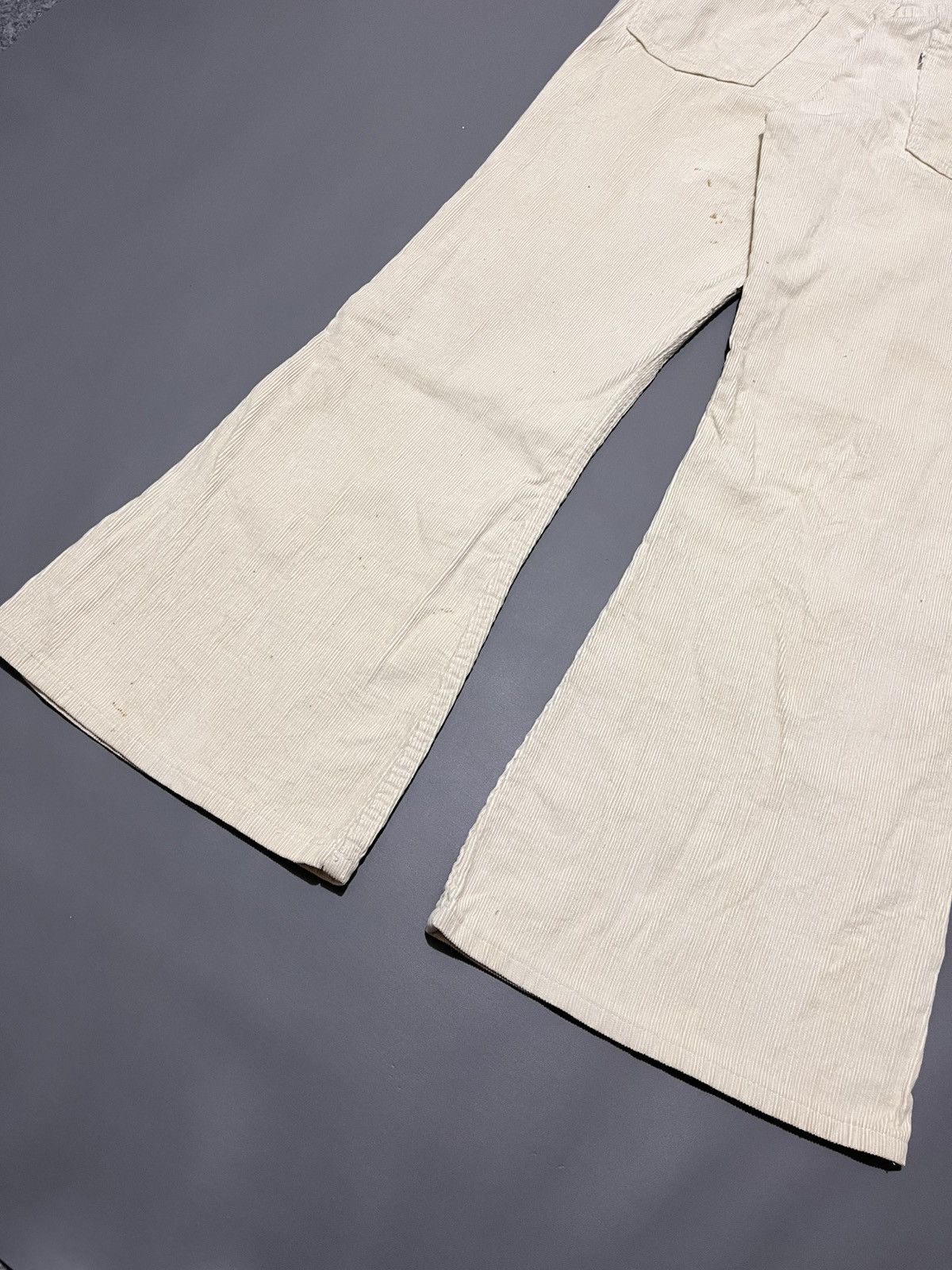 Levi's Vtg 1970’s Levi’s 663 Flare Corduroy pants Size US 34 / EU 50 - 7 Thumbnail