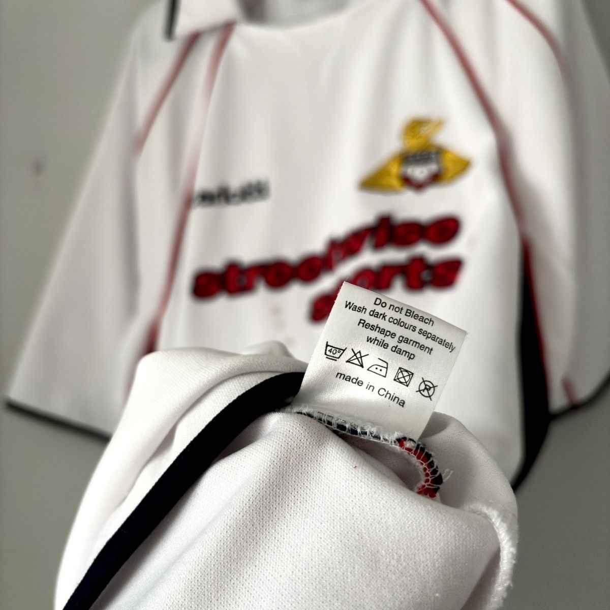 Vintage 2004 2005 Doncaster Rovers England Vintage Soccer Jersey Kit Size US XL / EU 56 / 4 - 5 Thumbnail