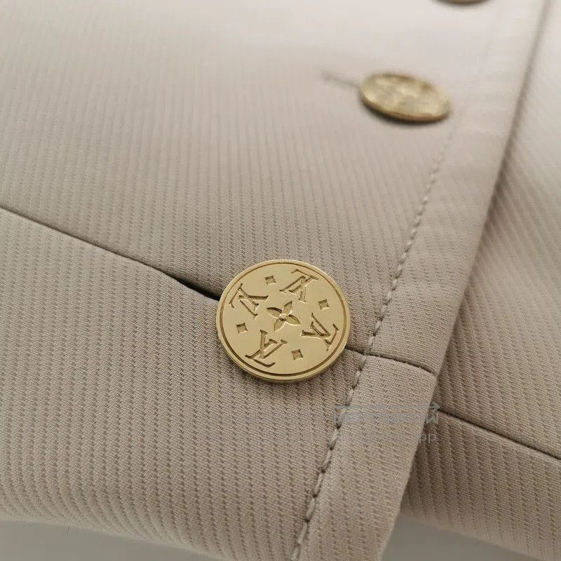 Louis Vuitton Louis Vuitton Beige Cotton Stand Collar Coat. Size US M / EU 48-50 / 2 - 5 Thumbnail