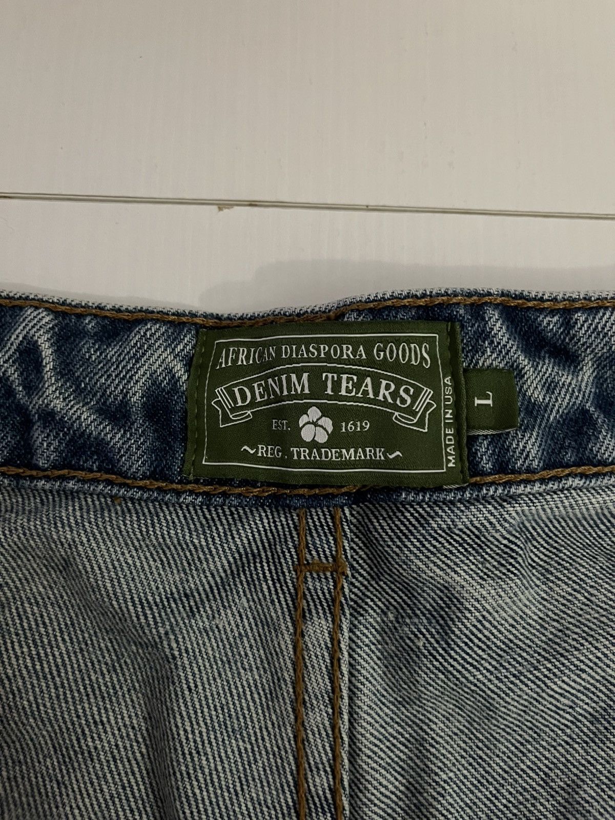 DENIM TEARS × Levi's Denim Tears x Levi’s - Cotton Wreath Shorts Light Wash Size US 32 / EU 48 - 12 Thumbnail