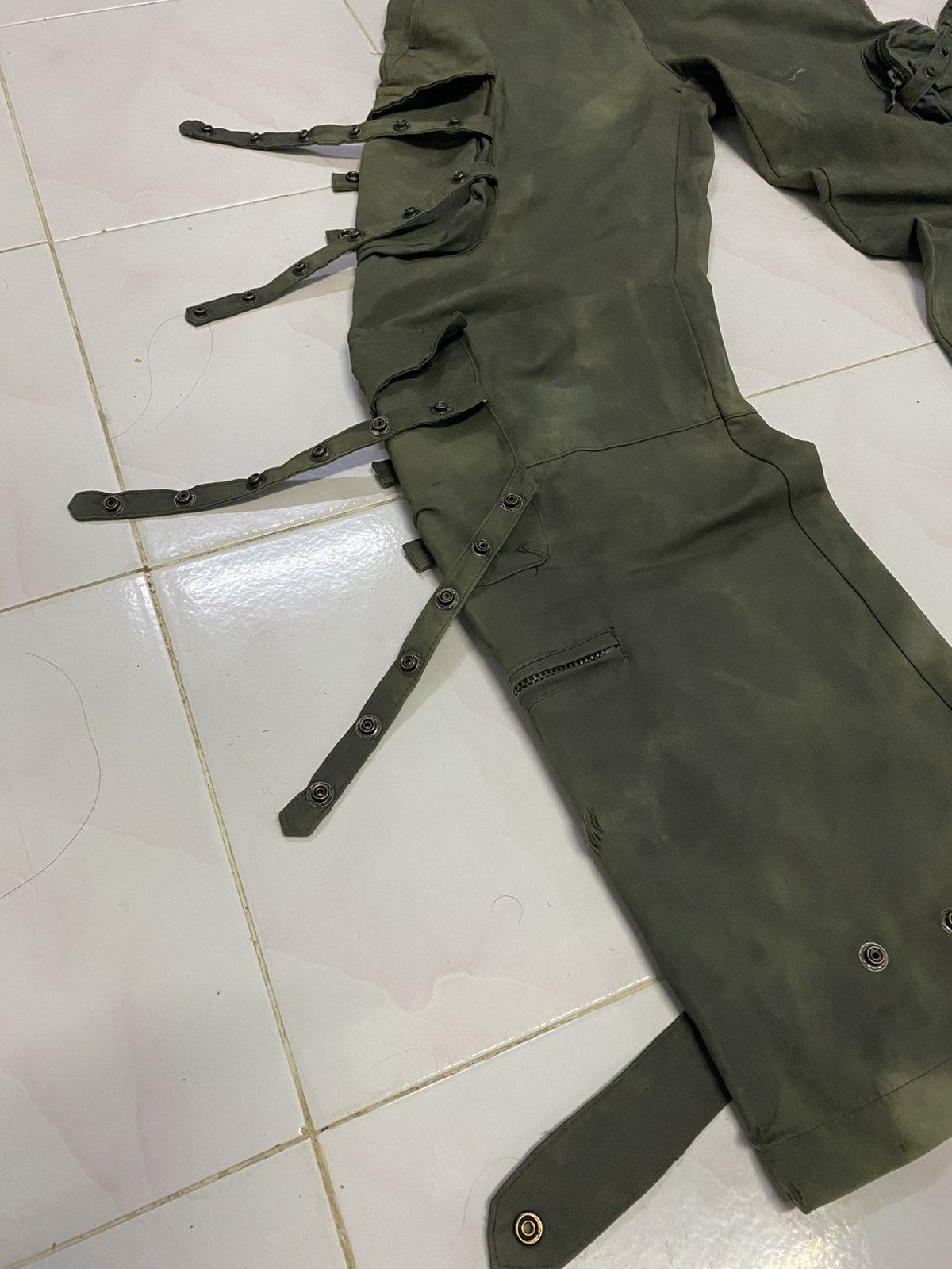If Six Was Nine × Japanese Brand × Le Grande Bleu (L.G.B.) Distressed Multipocket Snap Button Strap Cargo Pant Size US 29 - 5 Thumbnail