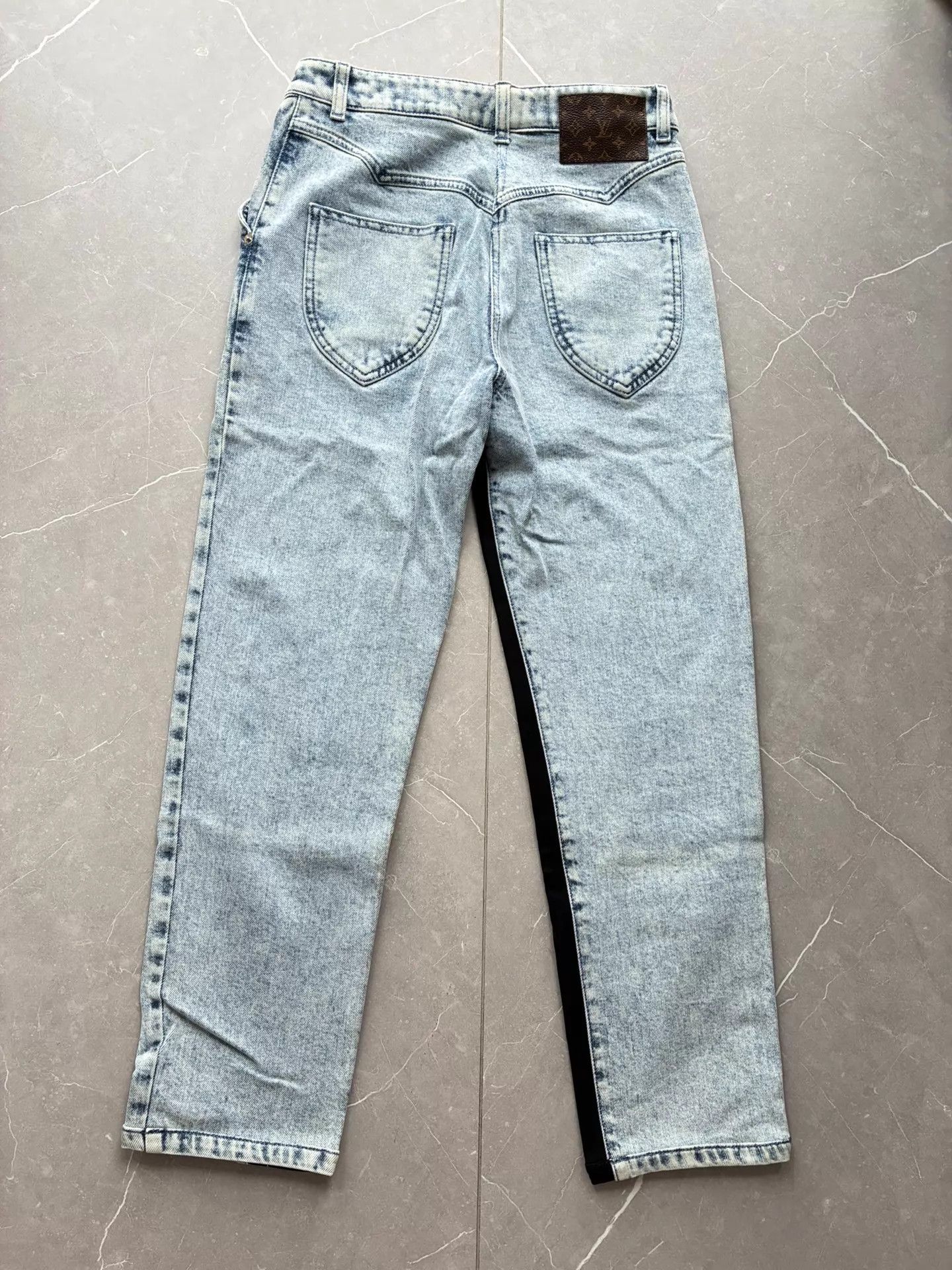 Louis Vuitton LV Monogram Light Wash Jeans 34 Black Stripe Hem Size 25" / US 0 / IT 36 - 2 Thumbnail