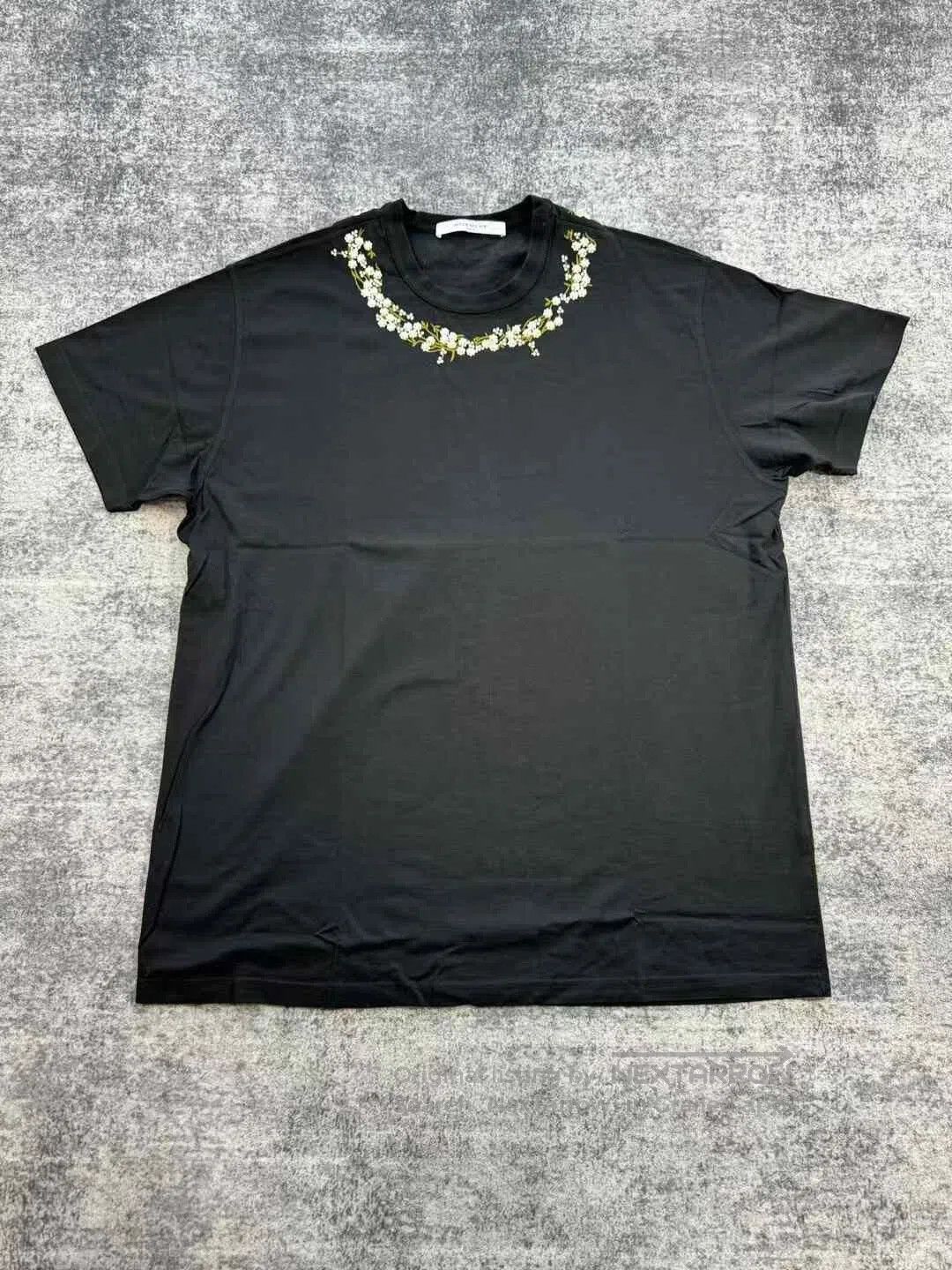 Givenchy Givenchy Floral Embroidery Short Sleeve Top. Size S / US 4 / IT 40 - 1 Thumbnail