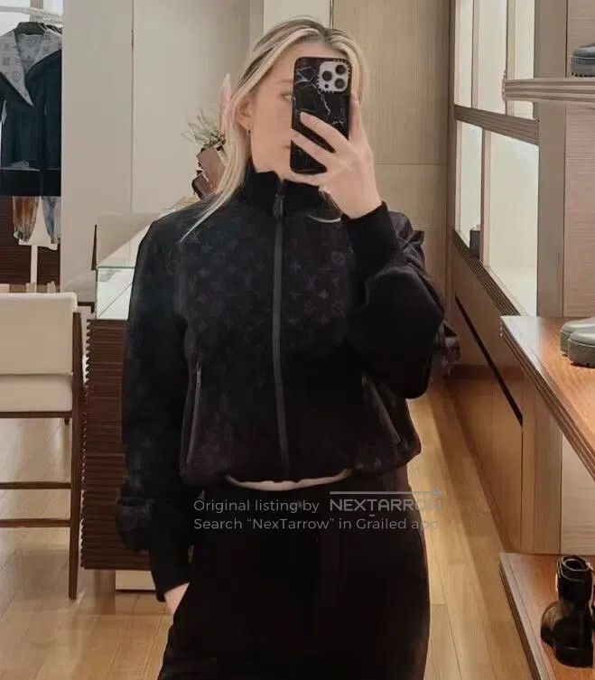 Louis Vuitton Louis Vuitton Black Logo Subtle Pattern Full Print Stand C Size S / US 4 / IT 40 - 8 Thumbnail
