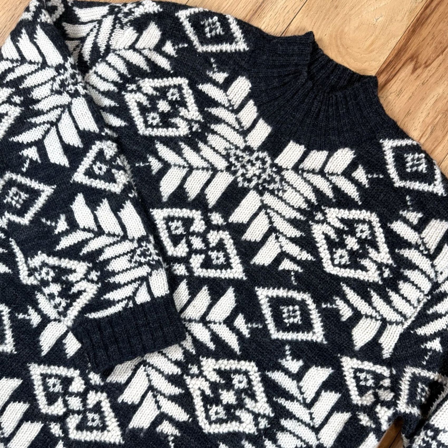 Ralph Lauren VINTAGE Ralph Lauren Sweater Mock Neck Wool Aztec Nordic Handknit Mens L Ivory Pullover Aztec Mens L Wool Sweater Size L / US 10 / IT 46 - 2 Thumbnail