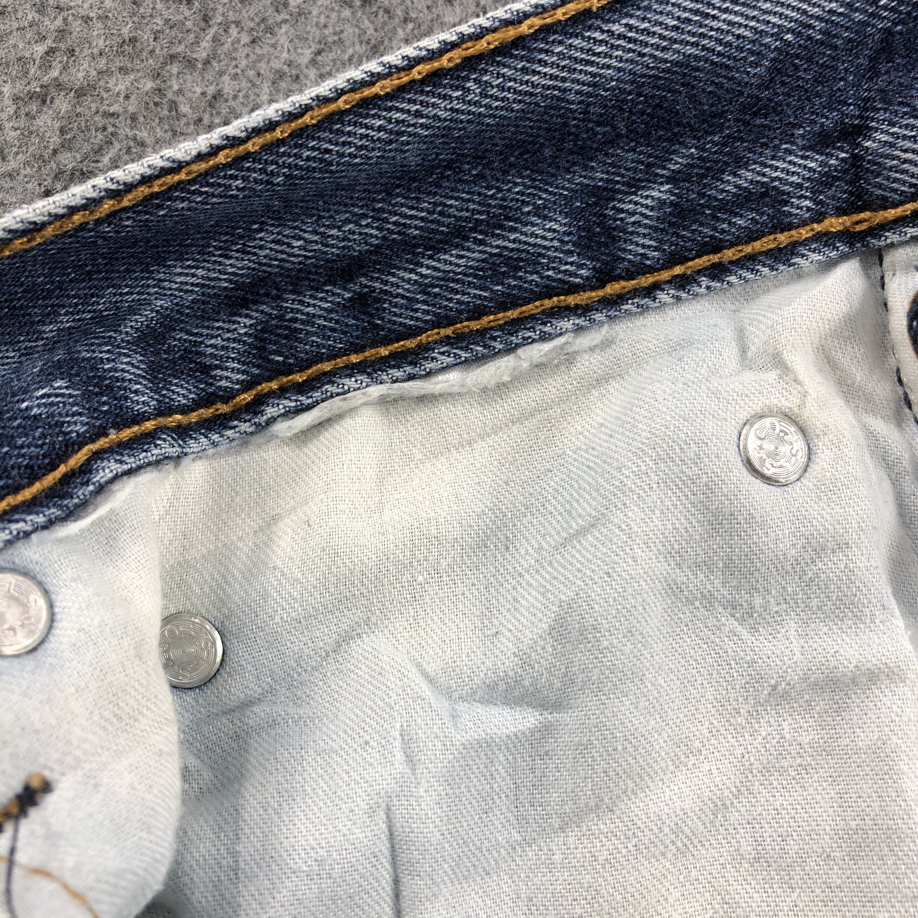 Levi's × Vintage Vintage Blue Wash Levis 505 Jeans-JM1108 Size US 32 / EU 48 - 11 Thumbnail