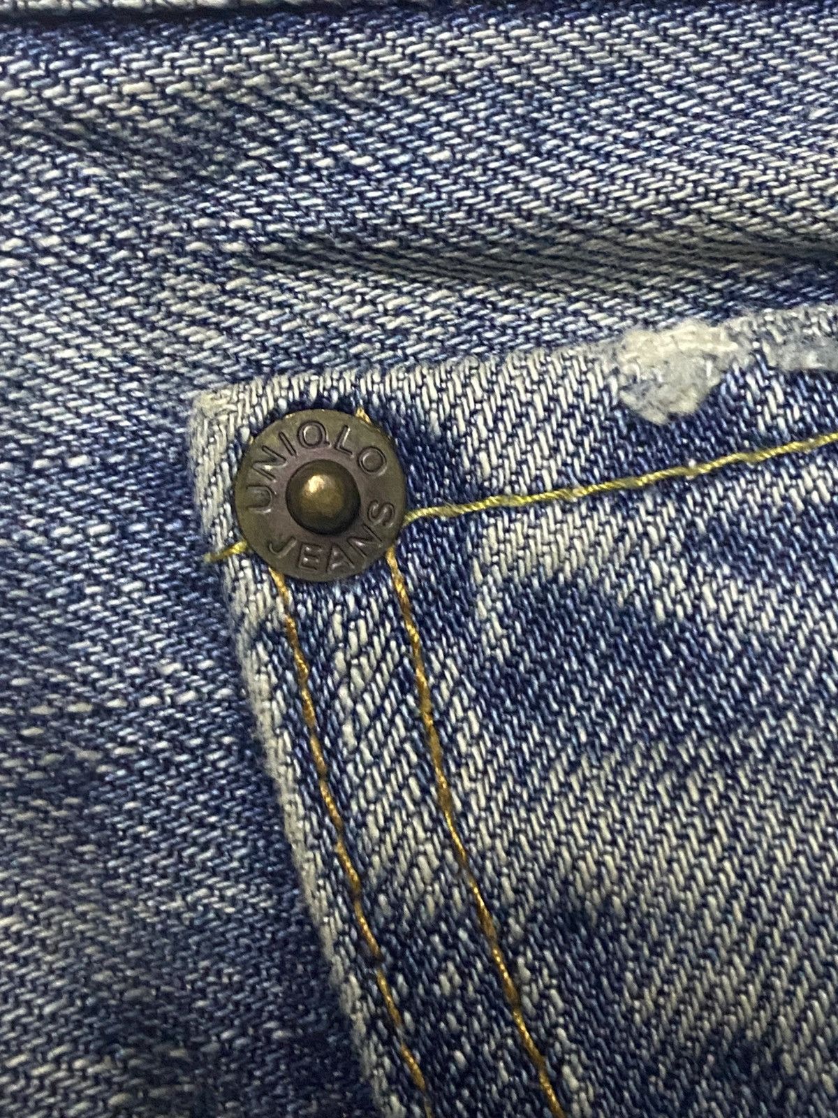 Japanese Brand Vintage Japanese Uniqlo Faded Wash Distressed Loose Jeans Size US 32 / EU 48 - 11 Thumbnail
