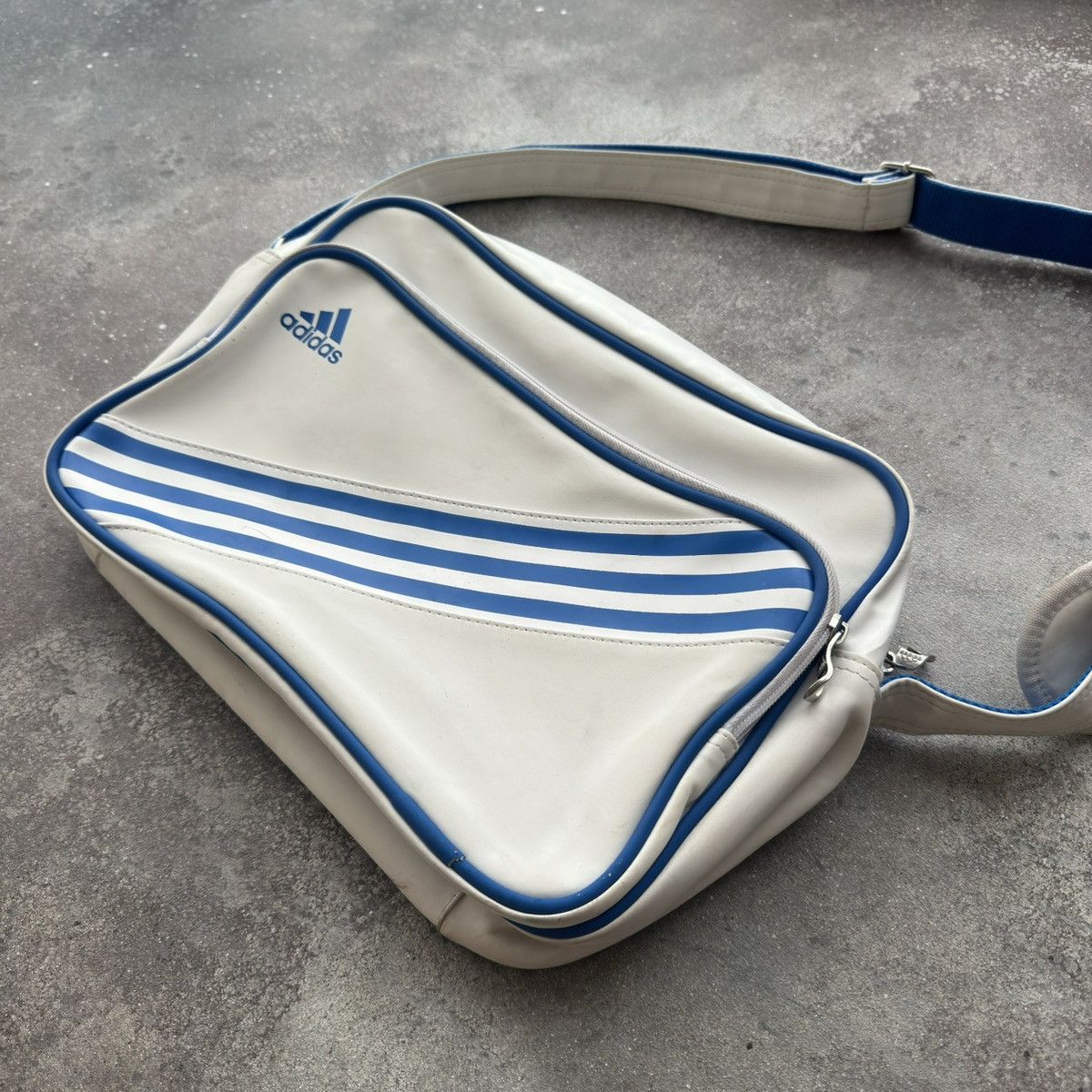 Adidas × Vintage Adidas Y2K Vintage Crossbody Bag Size ONE SIZE - 7 Thumbnail