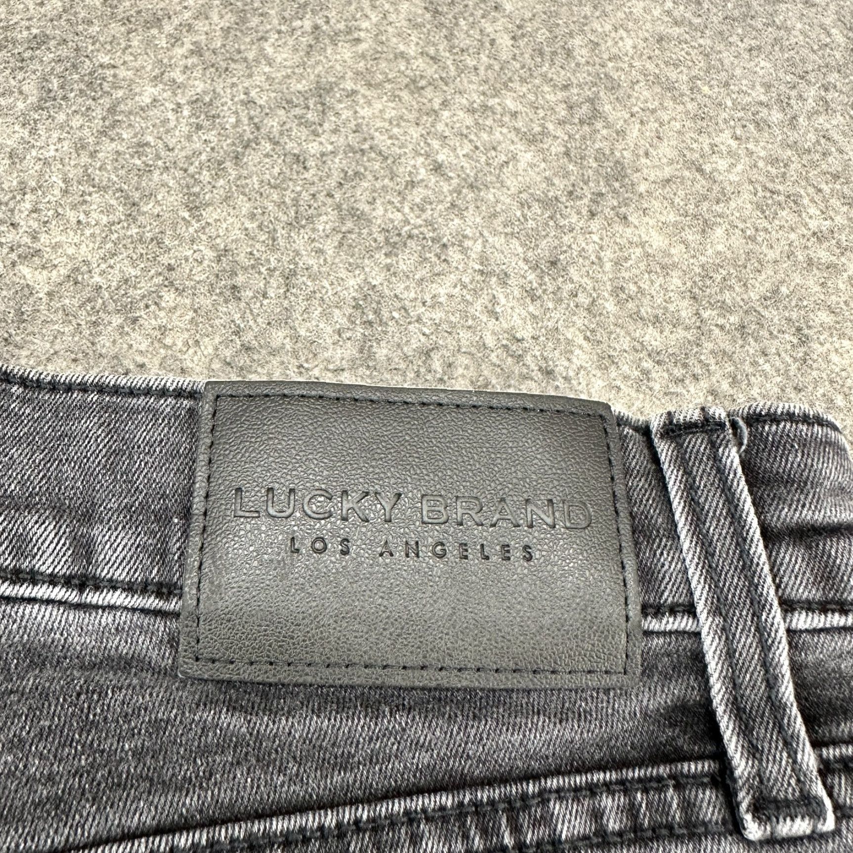 Lucky Brand Lucky Brand 121 Jeans Men 36x32 Black Heritage Slim Straight Denim 5-Pocket Slim Fit Medium Wash Regular Size Black Mens Hands: Button Closure? Size US 36 / EU 52 - 4 Thumbnail