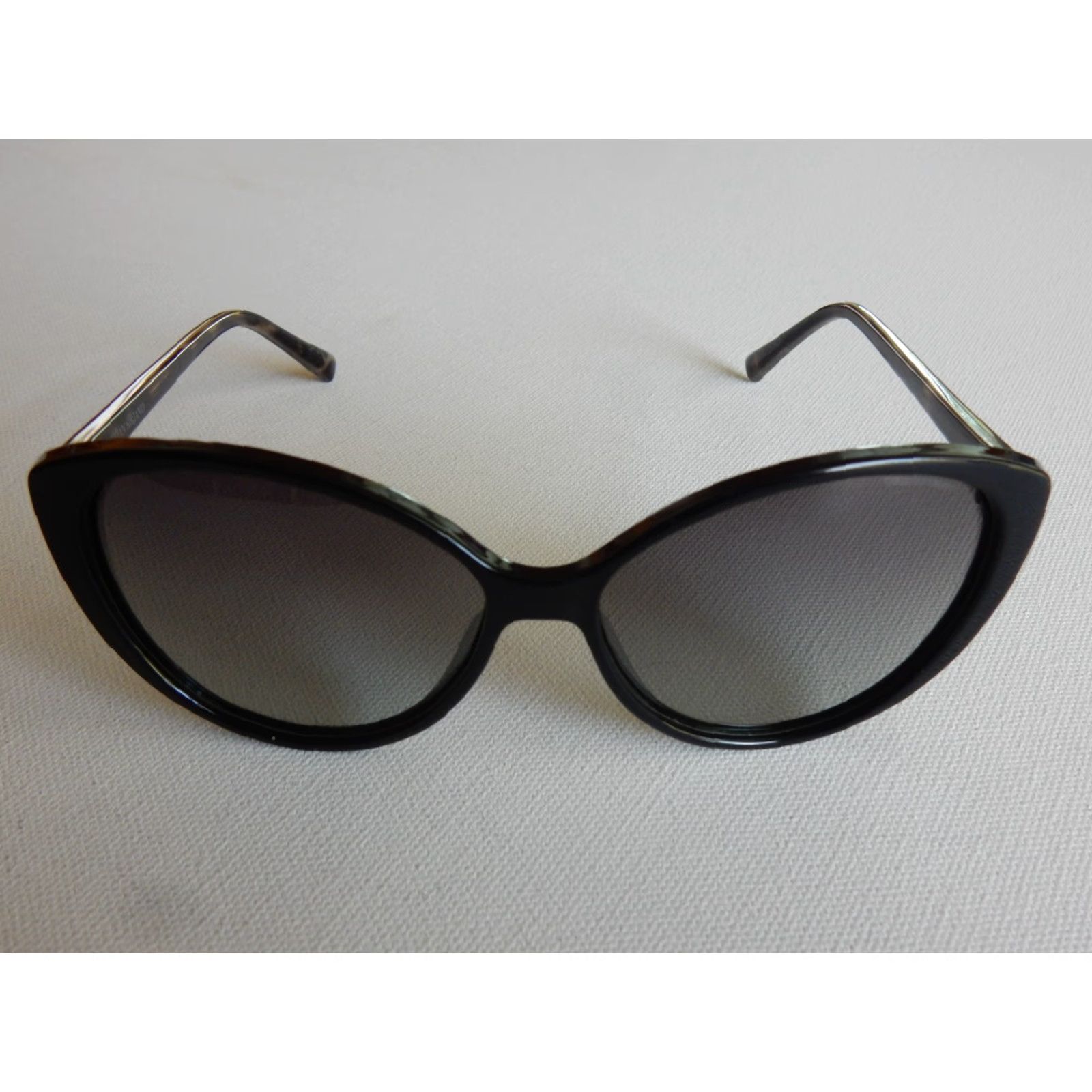 Christian Siriano VINTAGE Christian Siriano Sunglasses Women Adult One Size Black Tortoise Fashion Accessories Size ONE SIZE - 2 Thumbnail