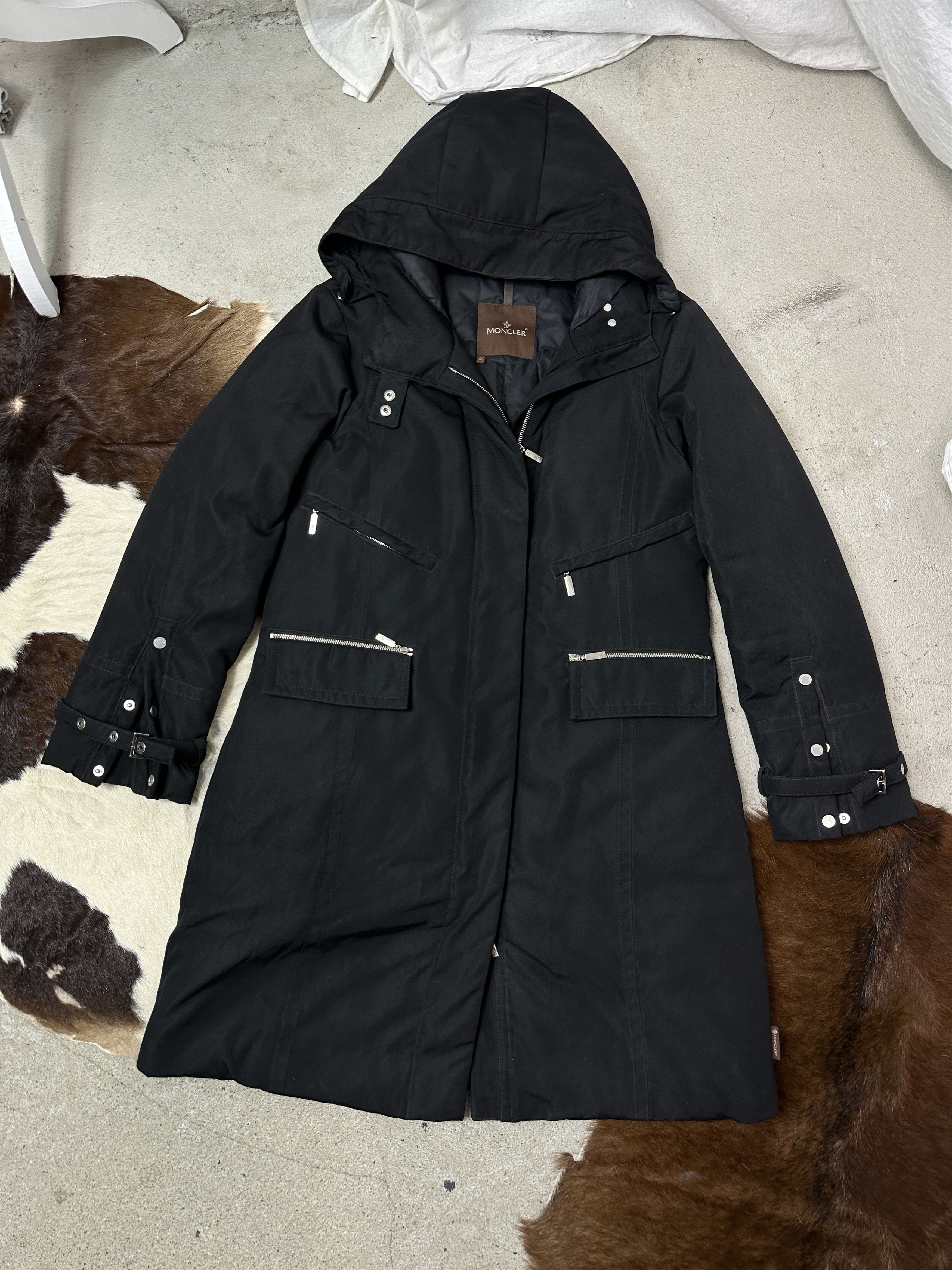 Moncler Vintage Outdoor Women's Moncler Down Coat Y2K Size M / US 6-8 / IT 42-44 - 2 Thumbnail