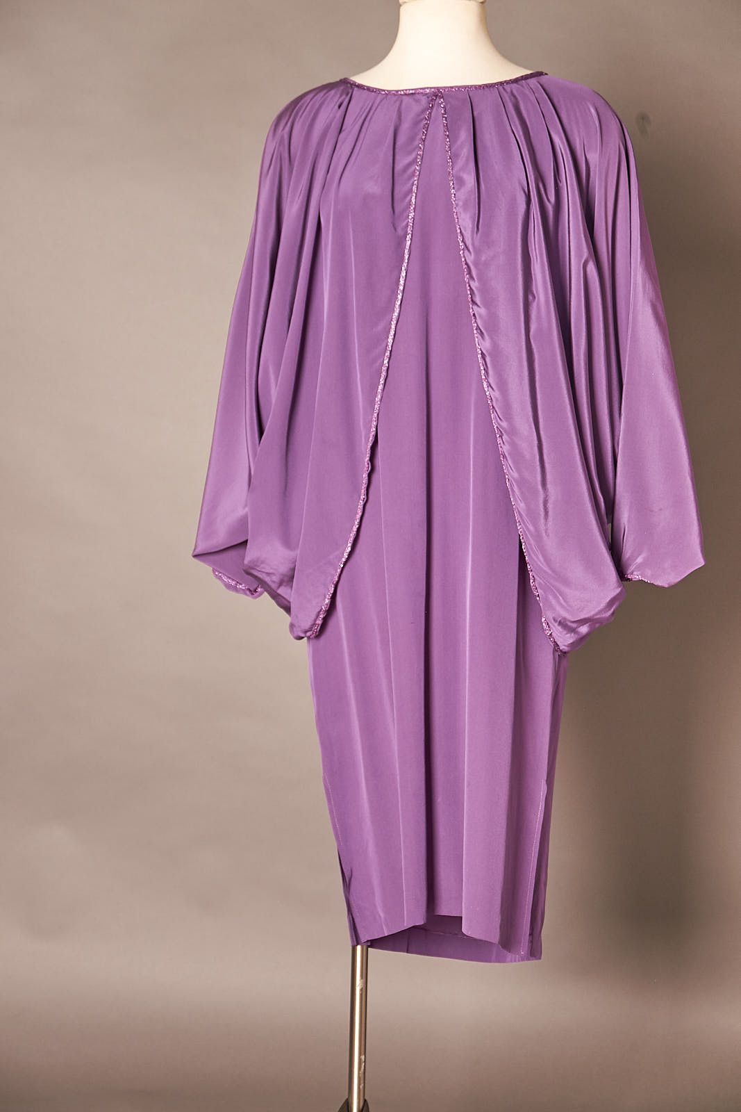 Vintage Vintage Purple Caped Shift Dress Size M / US 6-8 / IT 42-44 - 2 Thumbnail