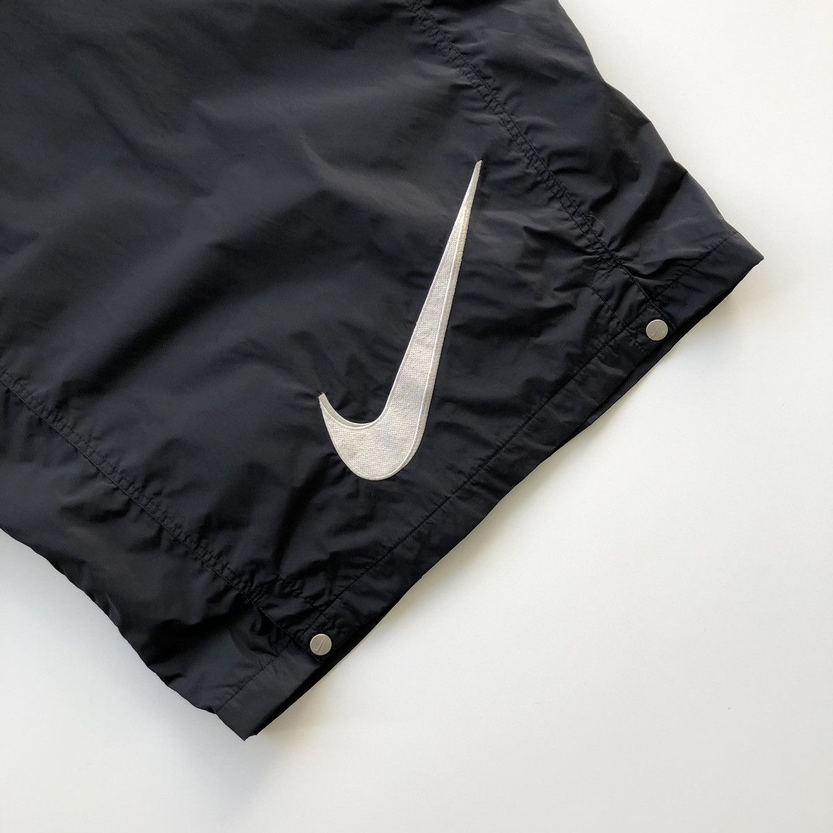 Nike Nike Vintage Big Logo Nylon Coat Jacket Black Rare Size US S / EU 44-46 / 1 - 9 Thumbnail