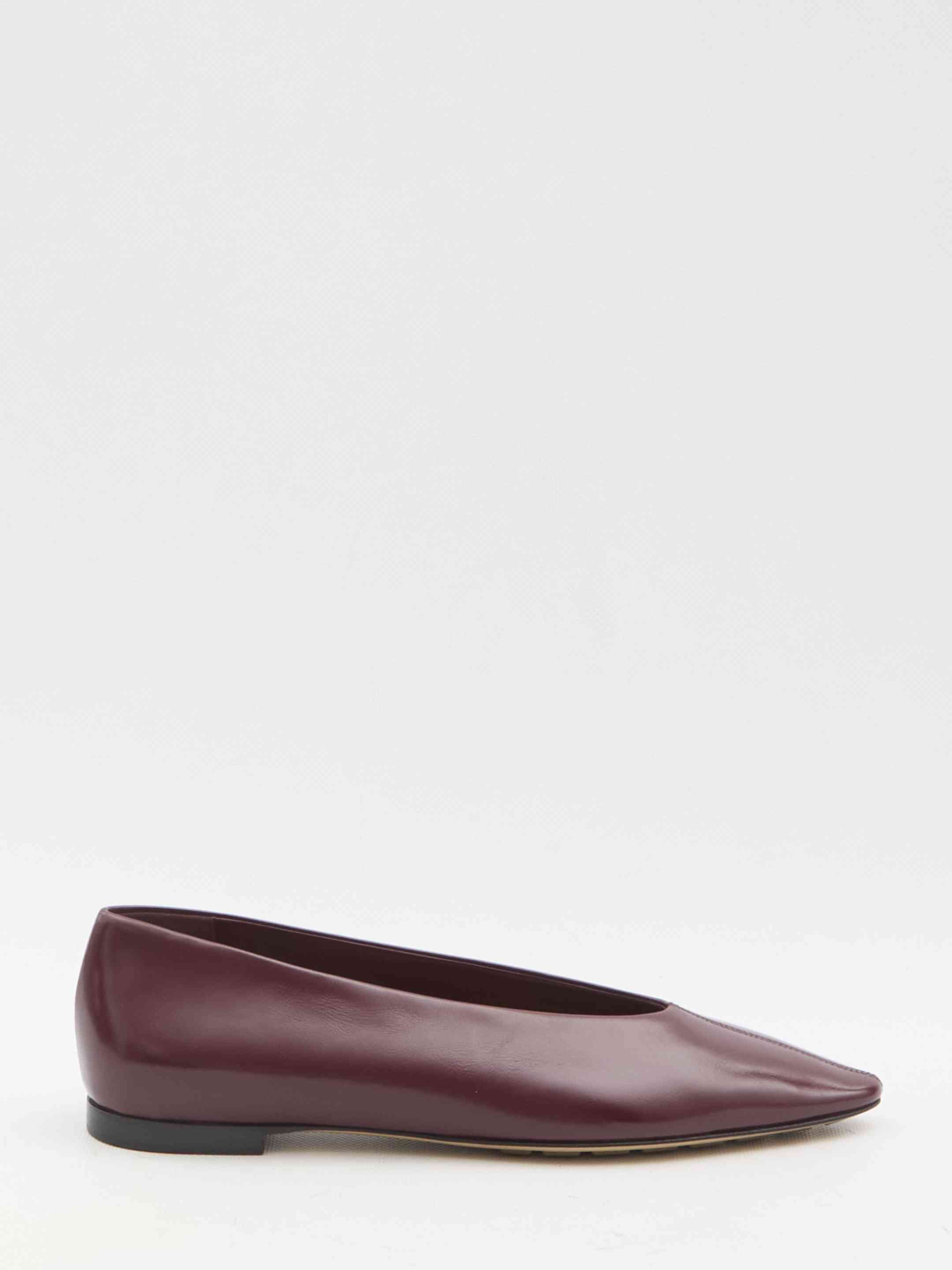 【関税＆送料込み】Bottega Veneta Burgundy Sofia Ballet Fla Bottega Veneta Burgundy Sofia ballet flats | Grailed