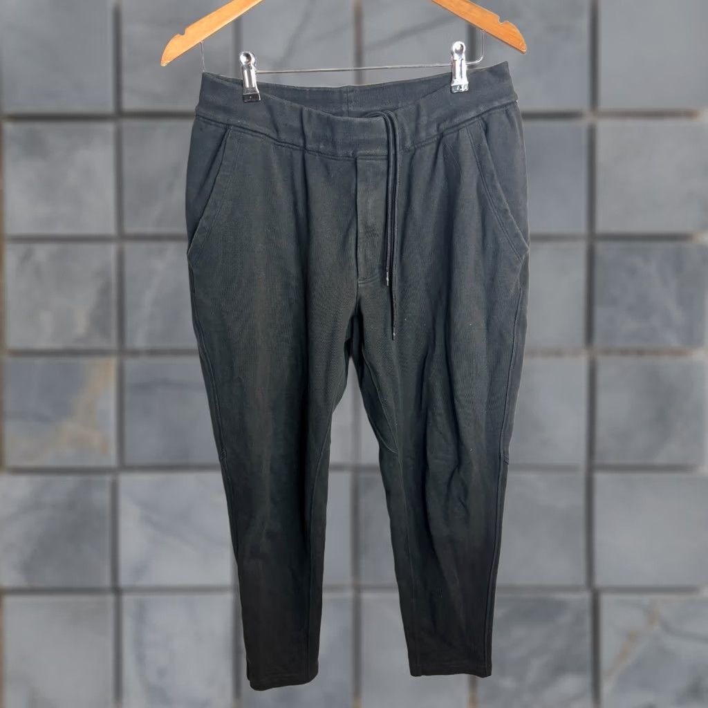 Nike VINTAGE Nike Fleece Jogger Sweatpants Mens Size M Black 4419 Nike Fleece 90s Grunge Athletic Pants Mens Black Size US 31 - 1 Thumbnail
