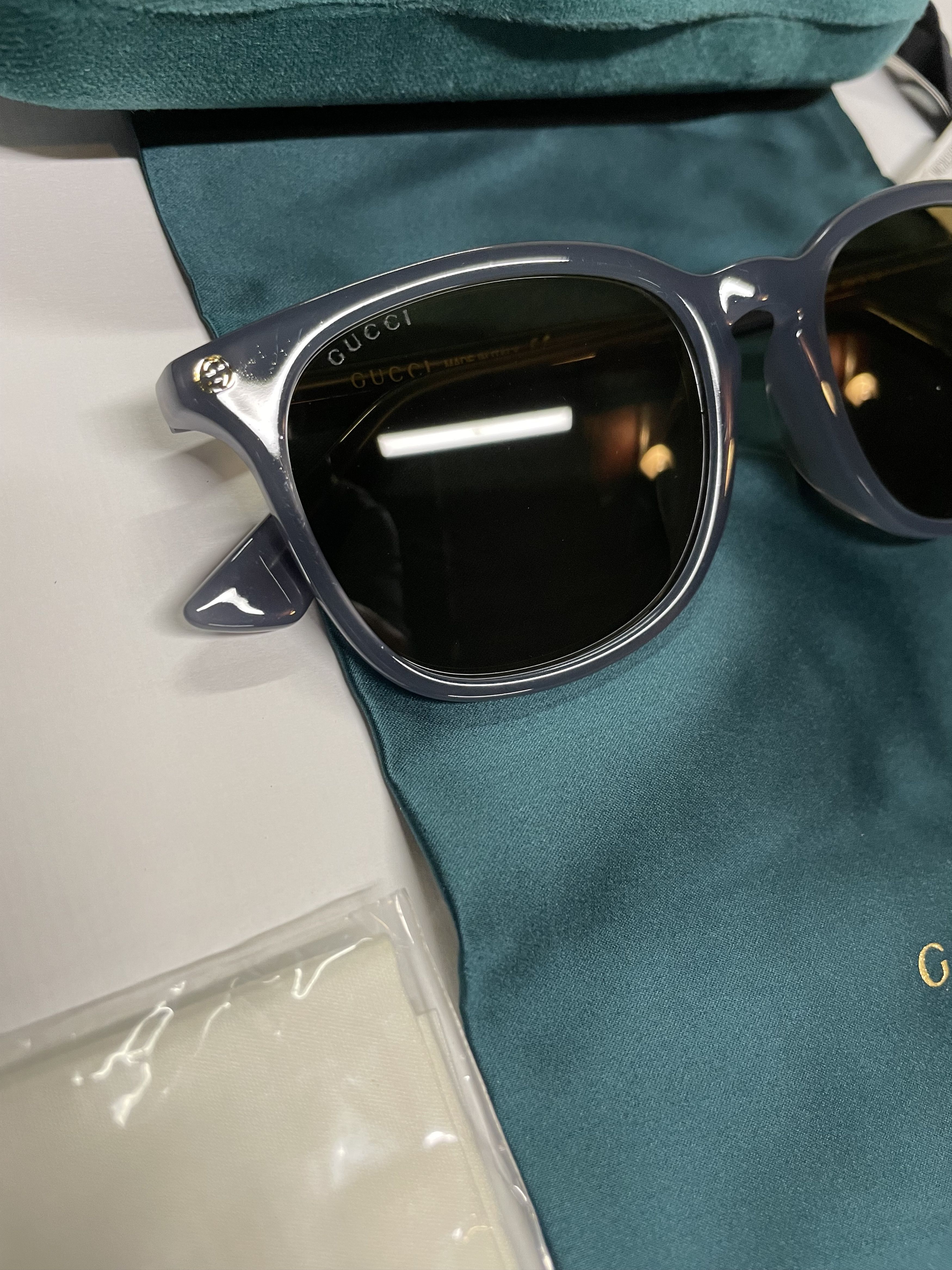 Gucci Gucci GG0154SA 004 Shiny Milky Grey Unisex Sunglasses Size ONE SIZE - 2 Thumbnail